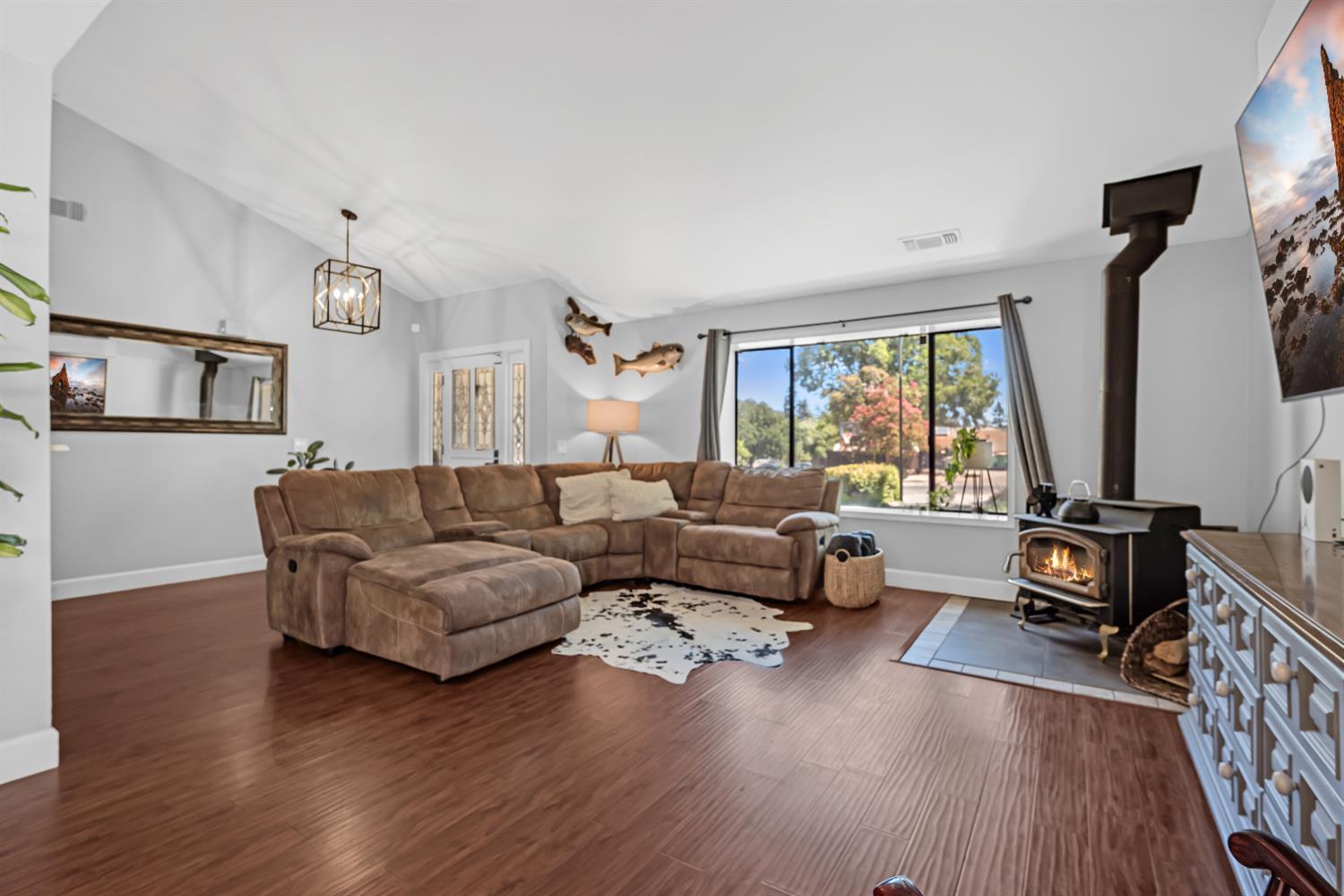 Cameron Park, California, 95682, United States, 4 Bedrooms Bedrooms, ,3 BathroomsBathrooms,Residential,For Sale,1942524
