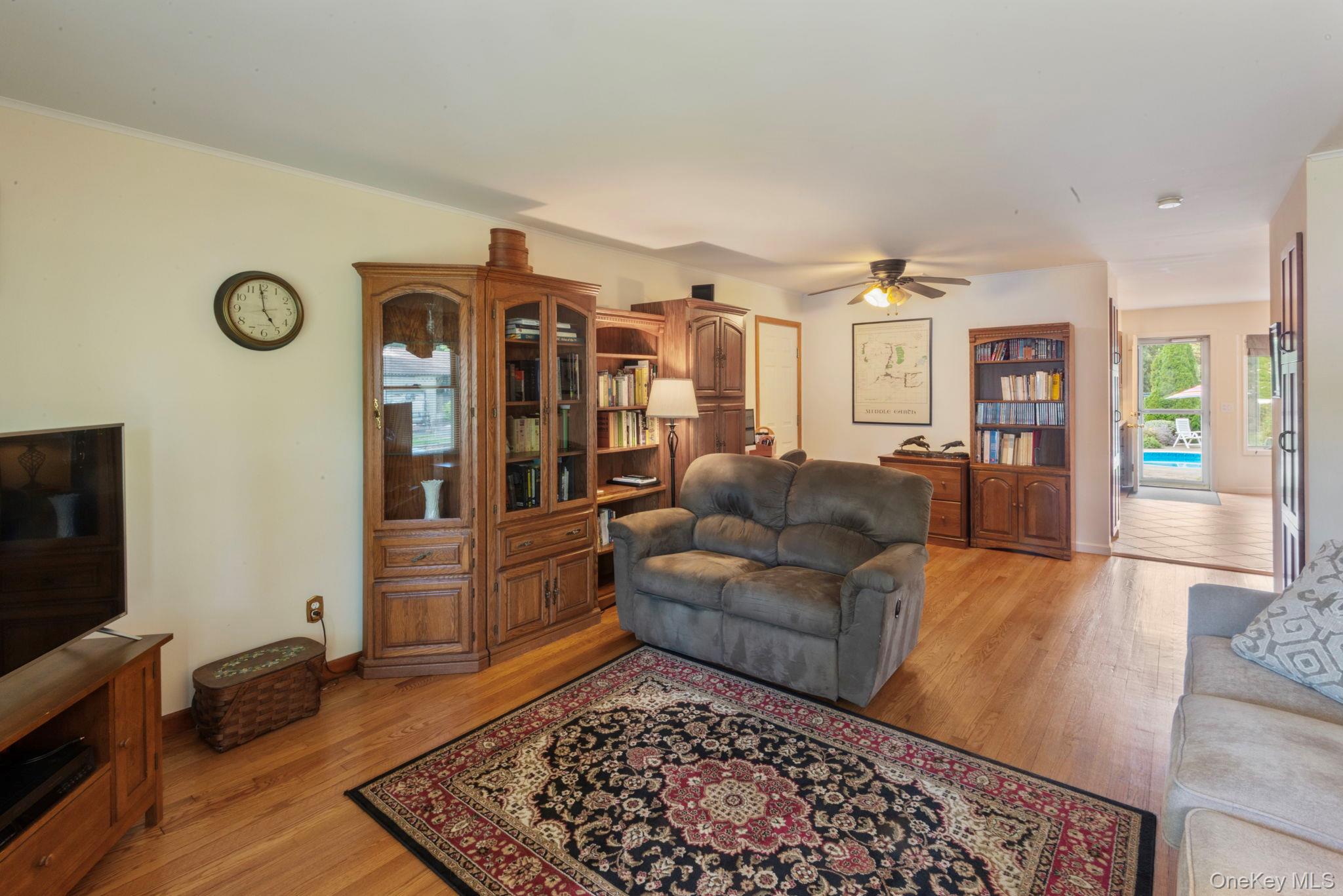 East Northport, New York, 11731, United States, 3 Bedrooms Bedrooms, ,2 BathroomsBathrooms,Residential,For Sale,1924855
