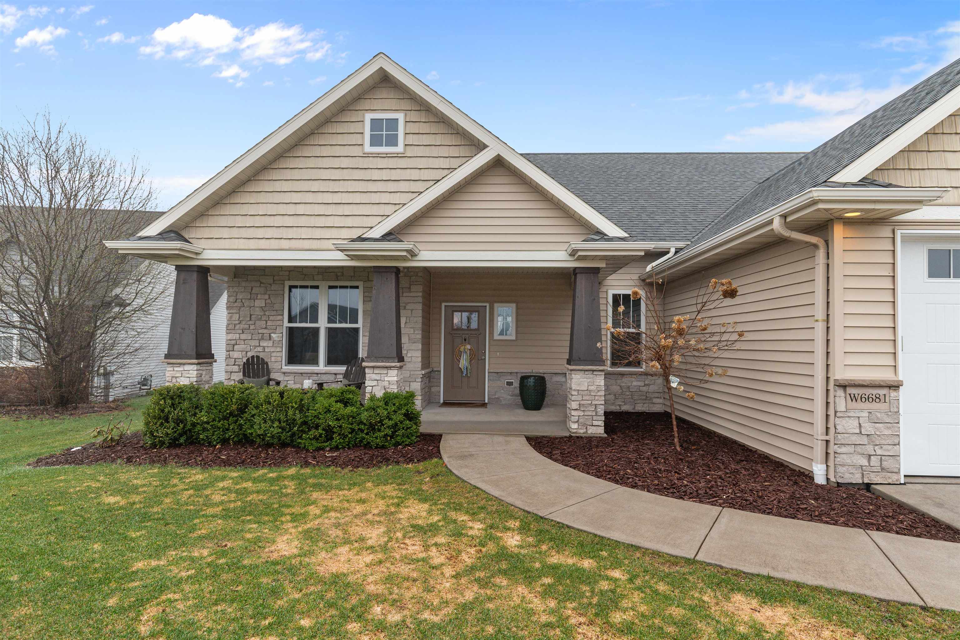 Greenville, Wisconsin, 54942-8126, United States, 6 Bedrooms Bedrooms, ,5 BathroomsBathrooms,Residential,For Sale,2040409
