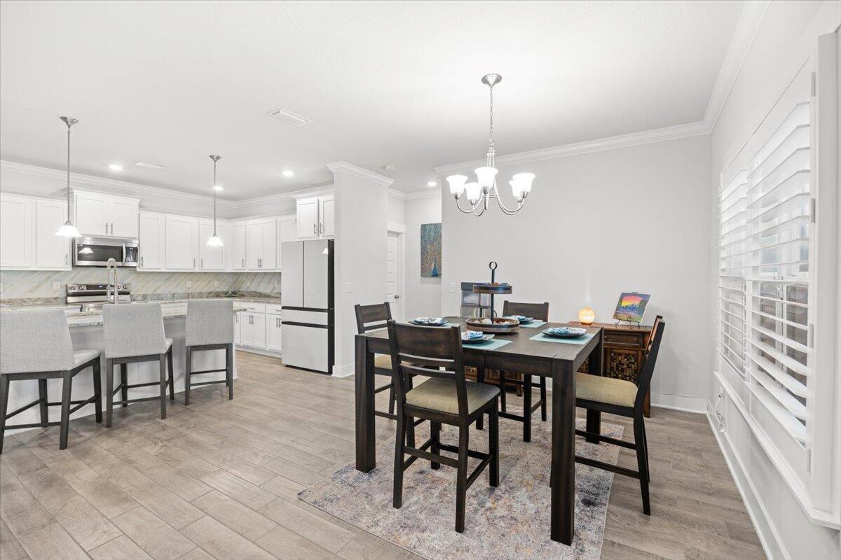 Gulf Breeze, Florida, 32563, United States, 4 Bedrooms Bedrooms, ,3 BathroomsBathrooms,Residential,For Sale,1933407