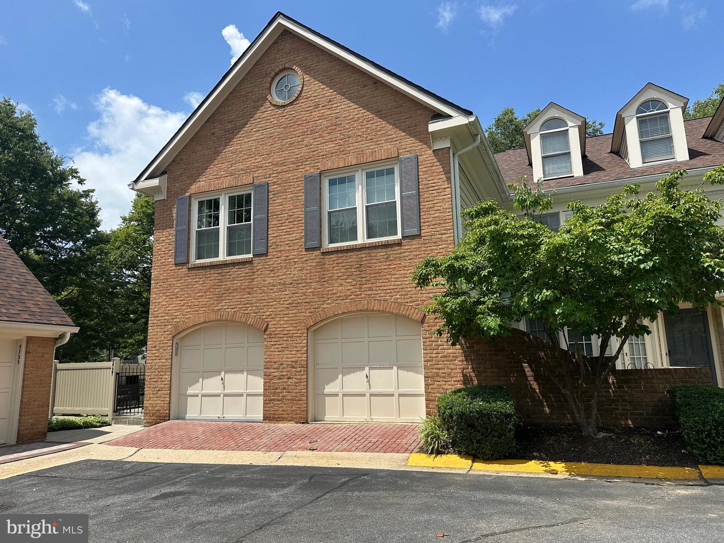 Rockville, Maryland, 20852, United States, 2 Bedrooms Bedrooms, ,2 BathroomsBathrooms,Residential,For Sale,1895533