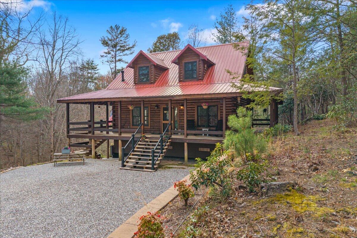 Tellico Plains, Tennessee, 37385, United States, 3 Bedrooms Bedrooms, ,3 BathroomsBathrooms,Residential,For Sale,2034978