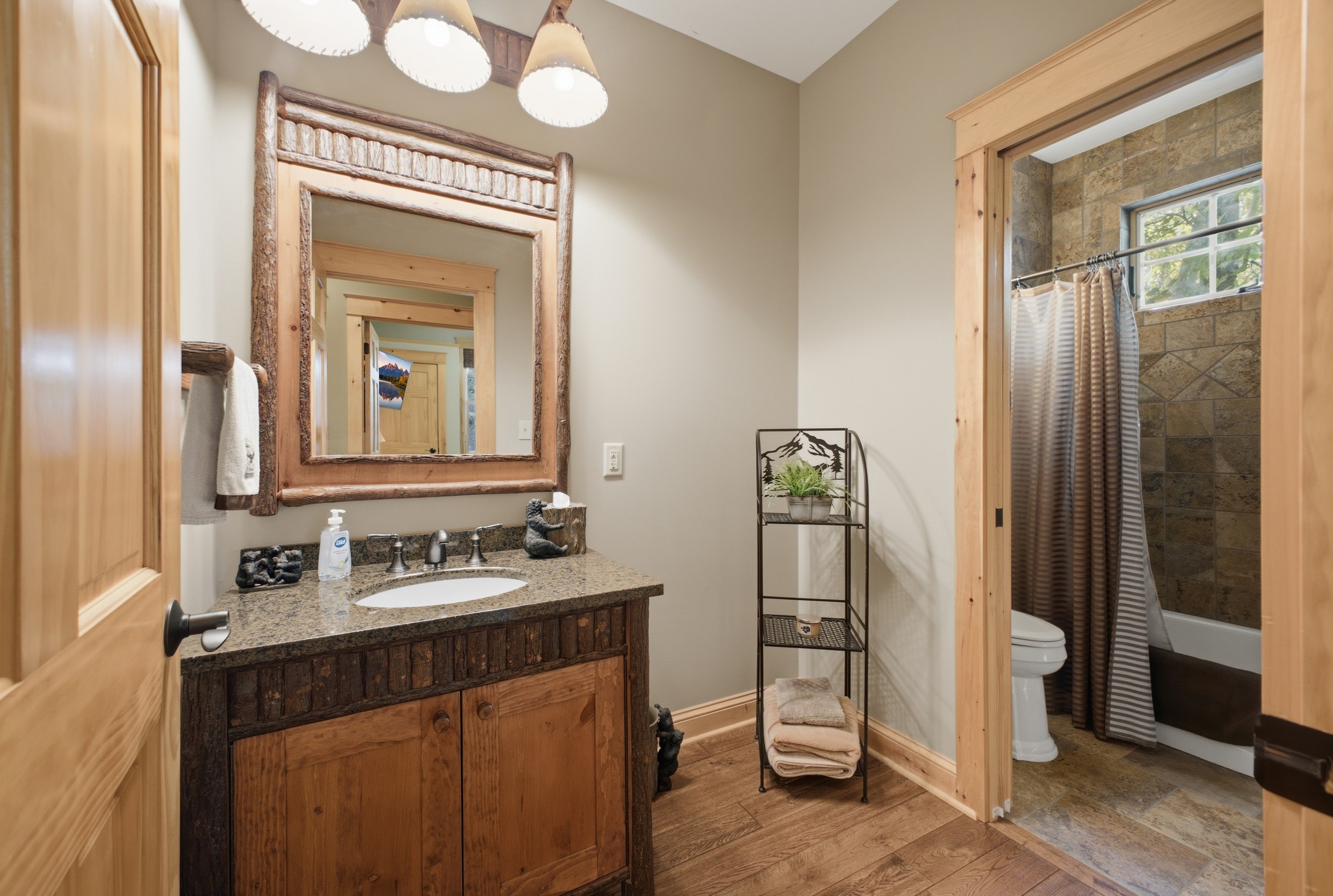  64 Pointe Drive, Schroon Lake, NY, 12870 - 物件實景