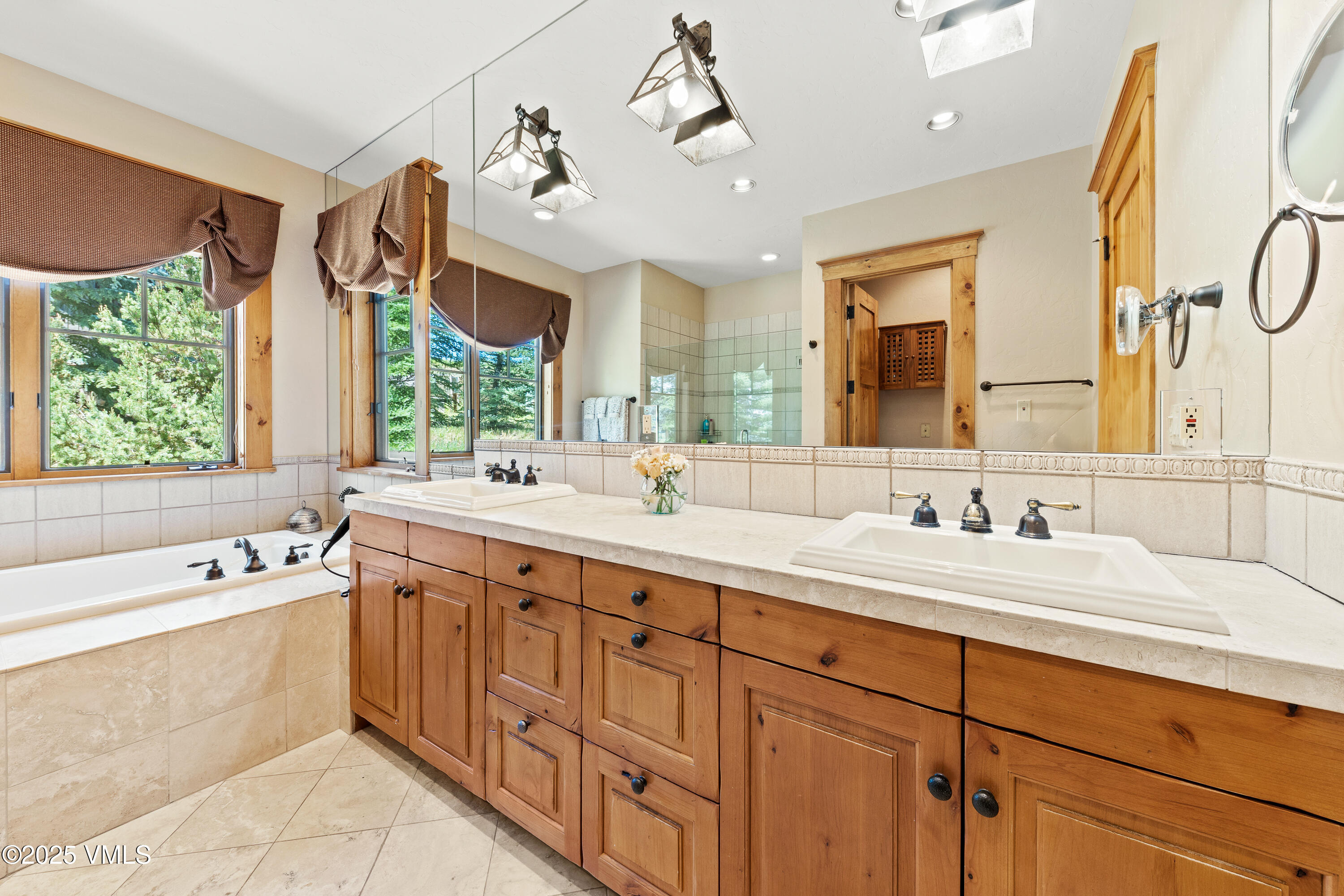 Edwards, Colorado, 81632, United States, 5 Bedrooms Bedrooms, ,6 BathroomsBathrooms,Residential,For Sale,1901108
