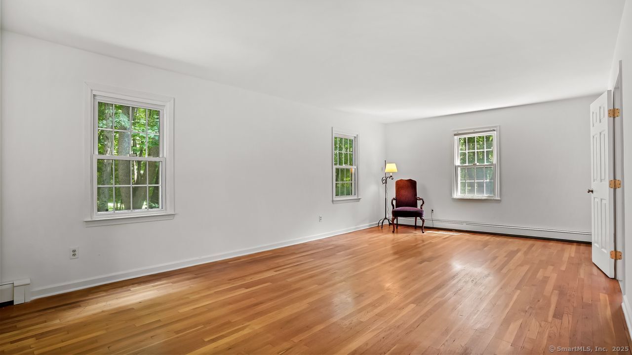 Easton, Connecticut, 06612, United States, 4 Bedrooms Bedrooms, ,4 BathroomsBathrooms,Residential,For Sale,1895469