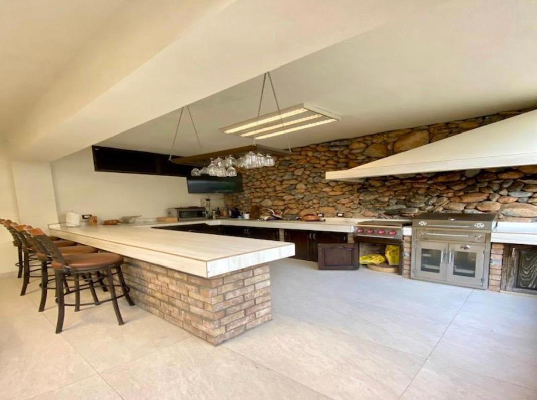 El Greco, Guadalupe, Nuevo León, 67173, Mexico, 4 Bedrooms Bedrooms, ,4 BathroomsBathrooms,Residential,For Sale,El Greco,1442844