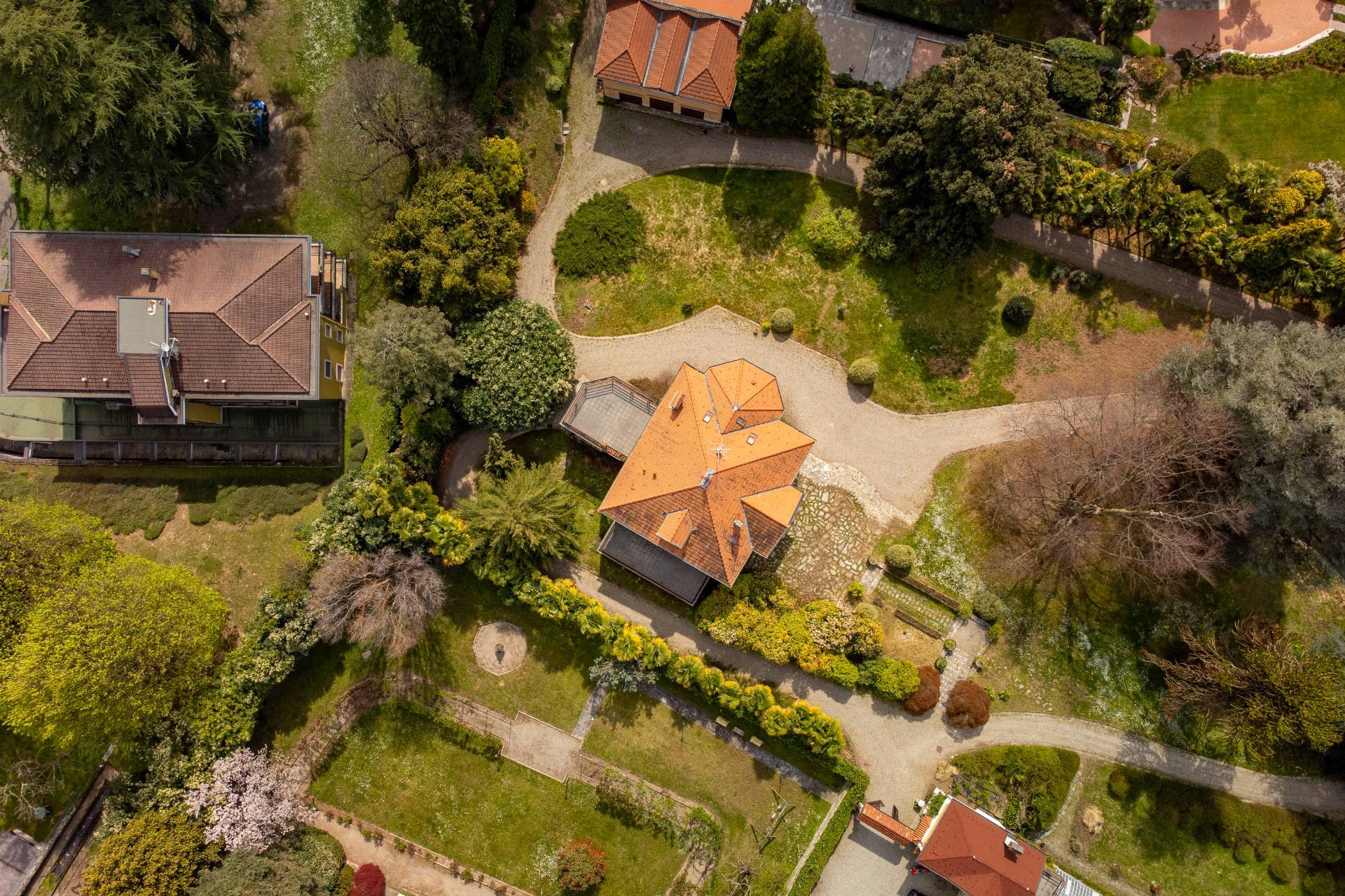 Varese, Varese, 21100, IT, 7 Bedrooms Bedrooms, ,3 BathroomsBathrooms,Residential,For Sale,1796981