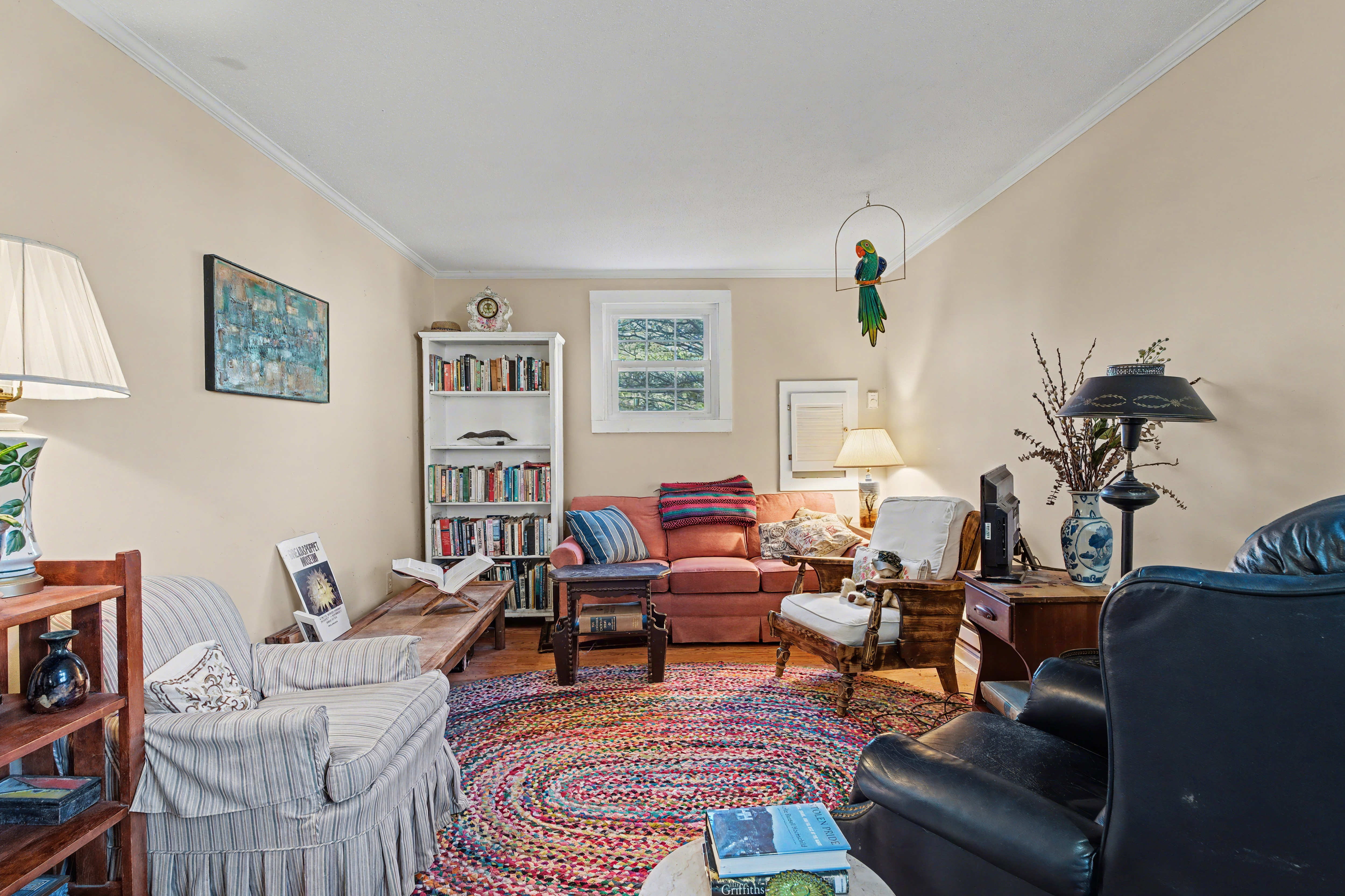  Spacious Main House and Separate Guest Home on 3.64 Acres - 物件實景