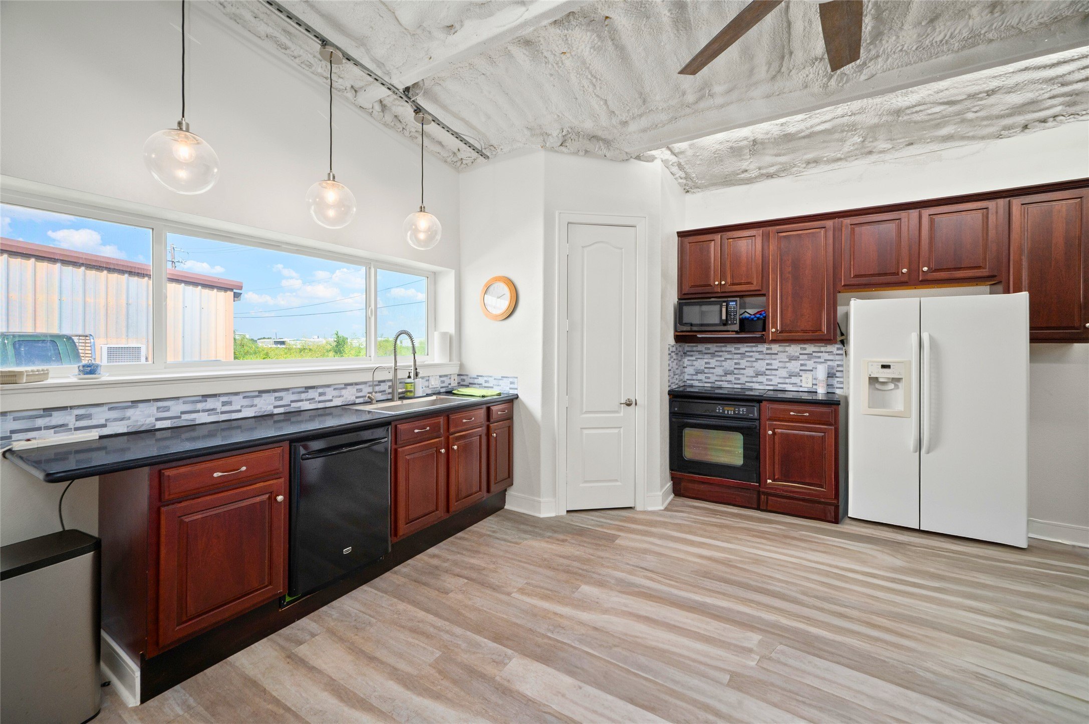 Arcola, Texas, 77583, United States, ,4 BathroomsBathrooms,Residential,For Sale,1976795