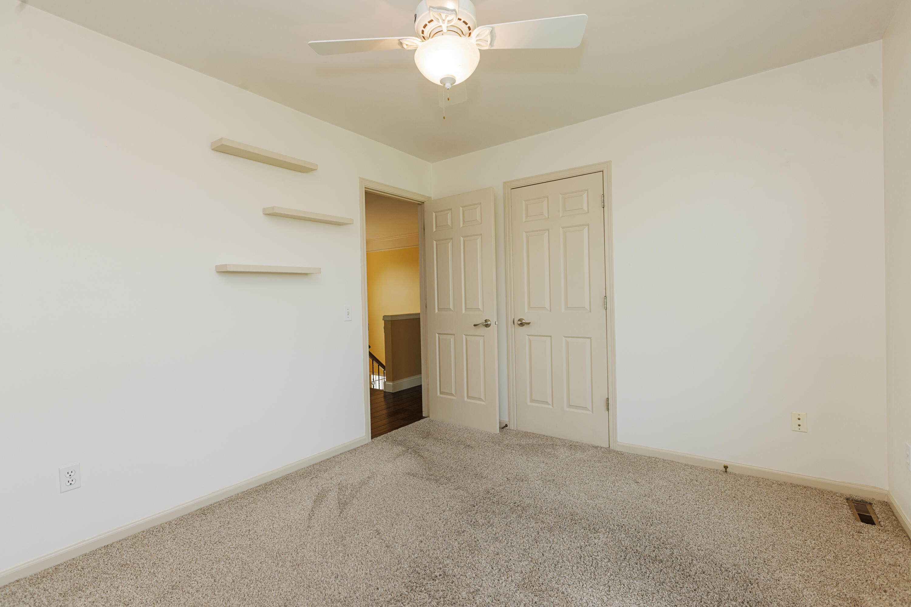 Franklin, Wisconsin, 53132, United States, 4 Bedrooms Bedrooms, ,4 BathroomsBathrooms,Residential,For Sale,1924268