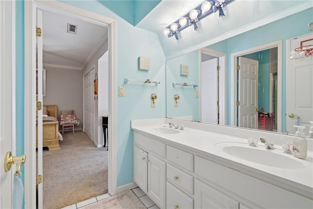 Cumming, Georgia, 30041, United States, 6 Bedrooms Bedrooms, ,5 BathroomsBathrooms,Residential,For Sale,2012319