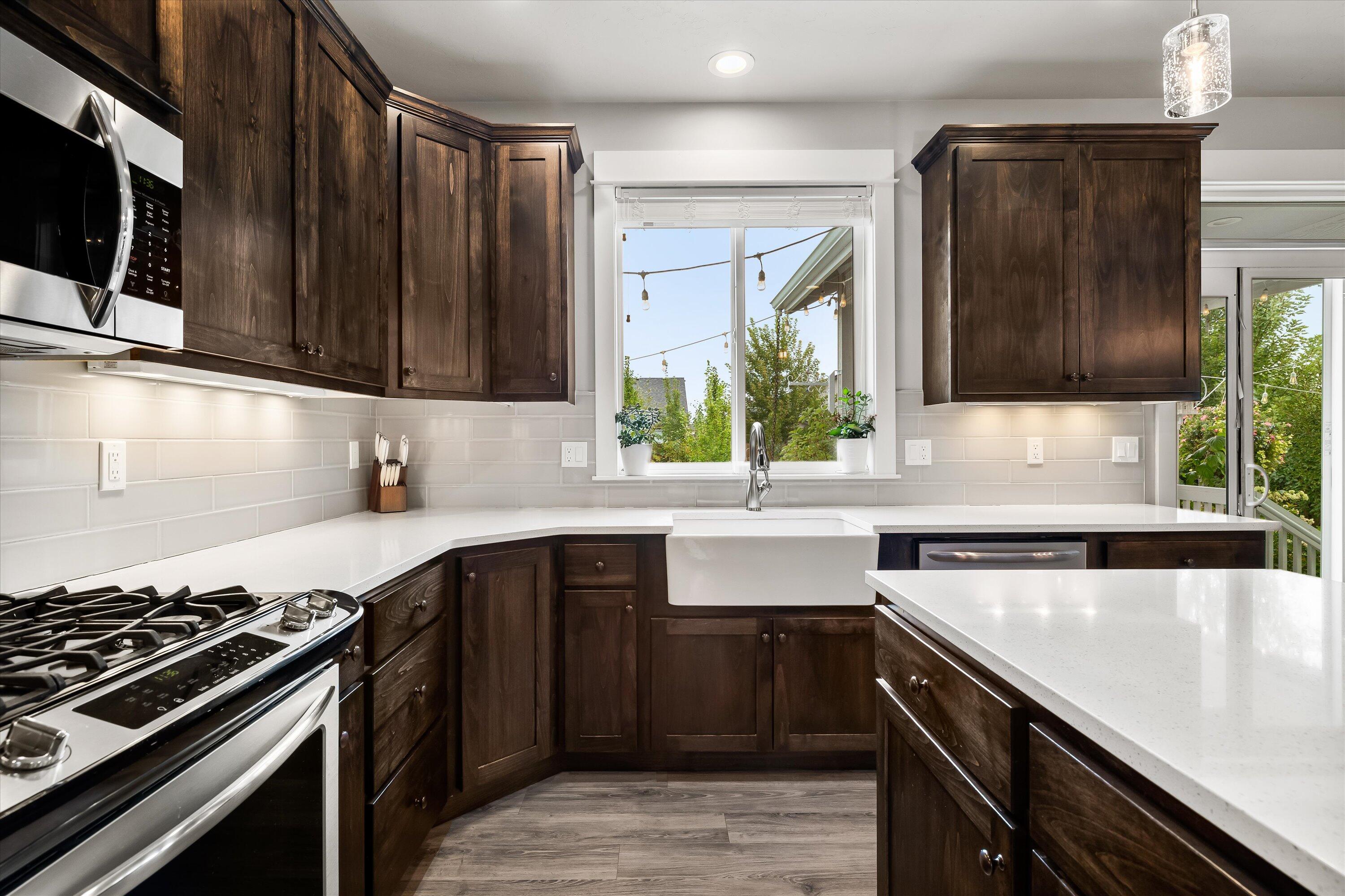 Redmond, Oregon, 97756, United States, 4 Bedrooms Bedrooms, ,3 BathroomsBathrooms,Residential,For Sale,1982797