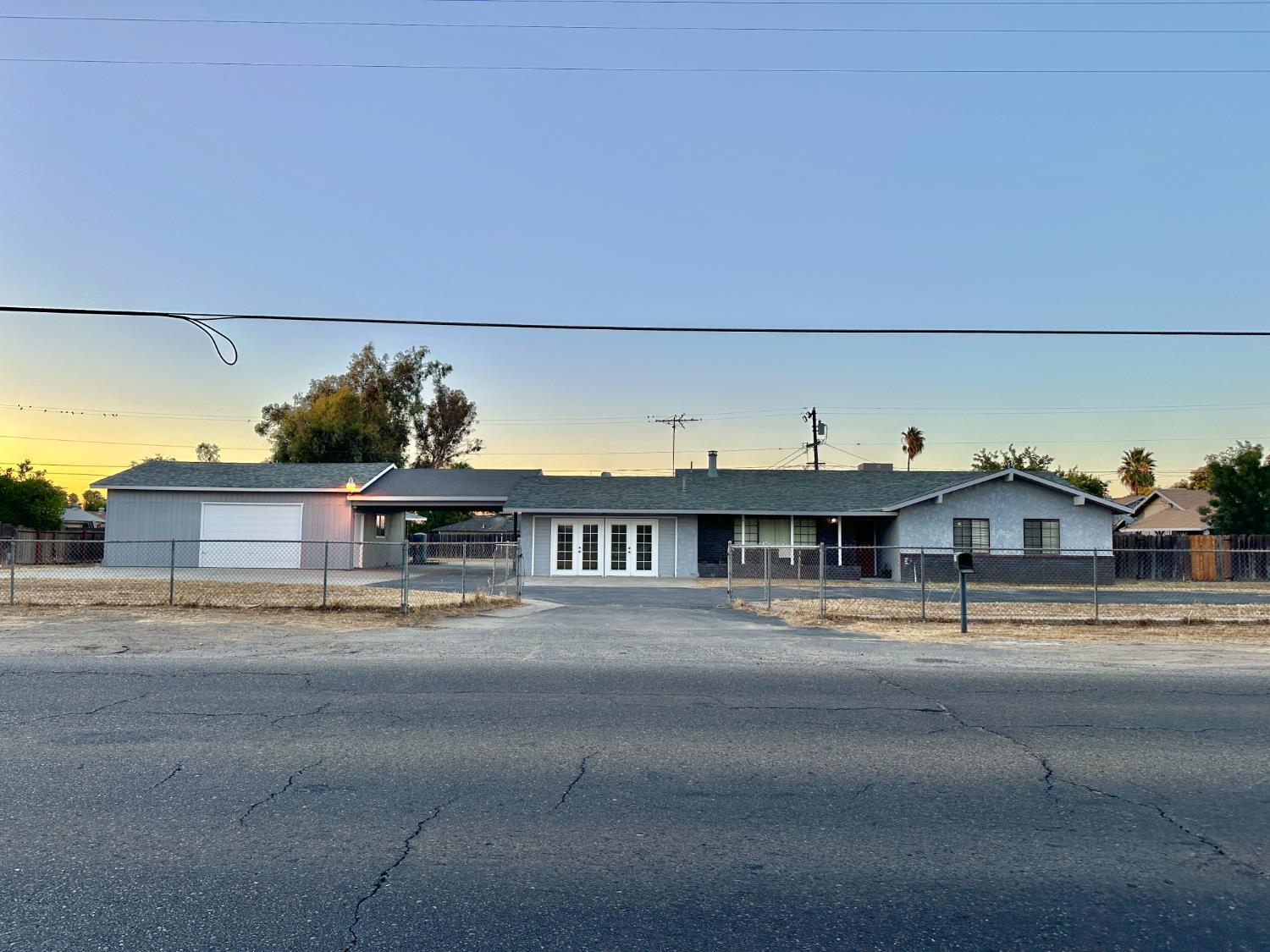 Fresno, California, 93722, United States, 4 Bedrooms Bedrooms, ,2 BathroomsBathrooms,Residential,For Sale,1943321