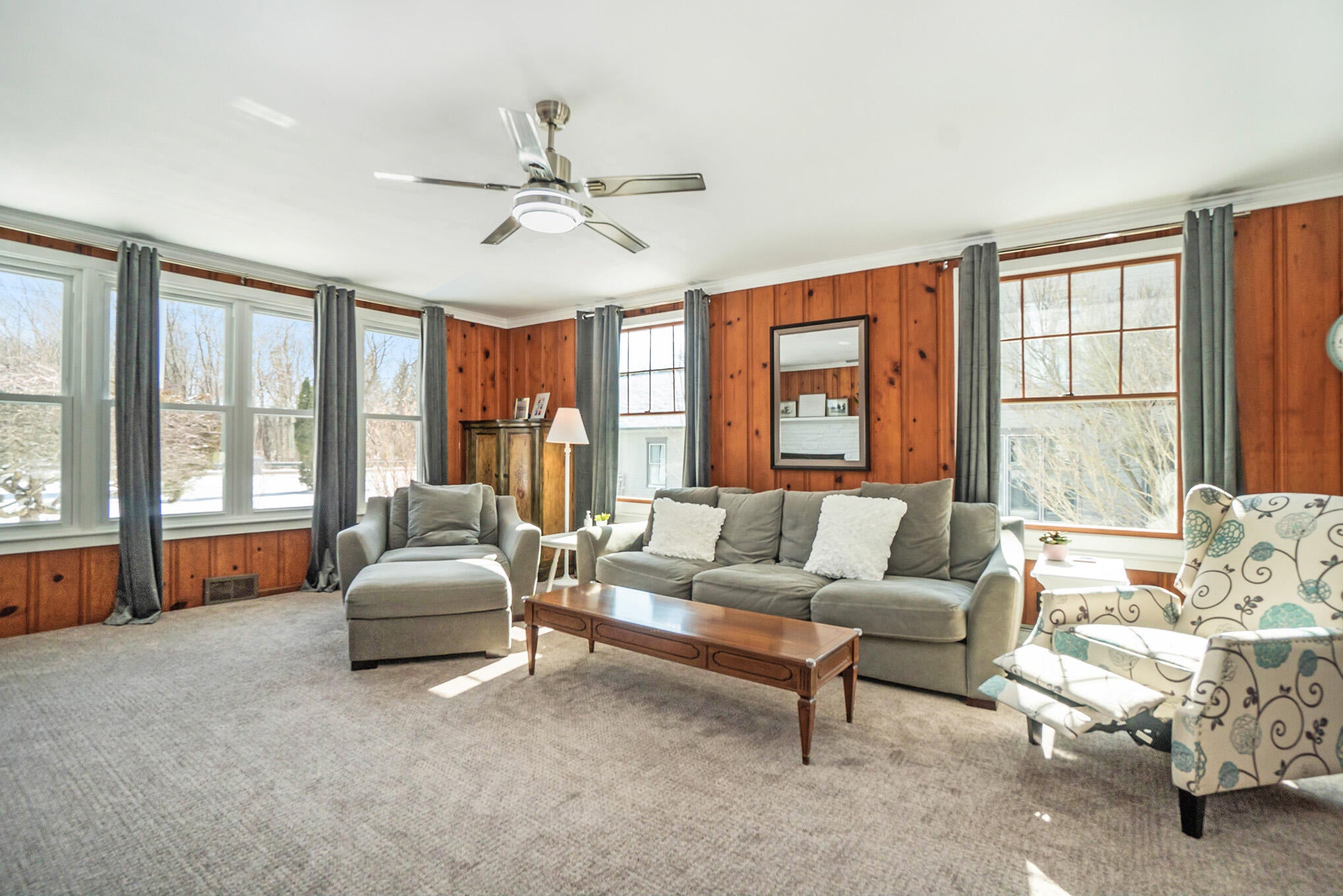 South Haven, Michigan, 49090, United States, 4 Bedrooms Bedrooms, ,3 BathroomsBathrooms,Residential,For Sale,1937505