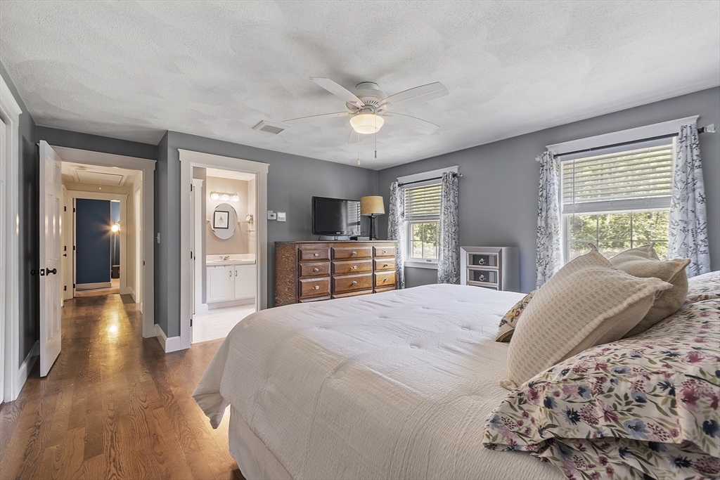 Lunenburg, Massachusetts, 01462, United States, 4 Bedrooms Bedrooms, ,3 BathroomsBathrooms,Residential,For Sale,1885321
