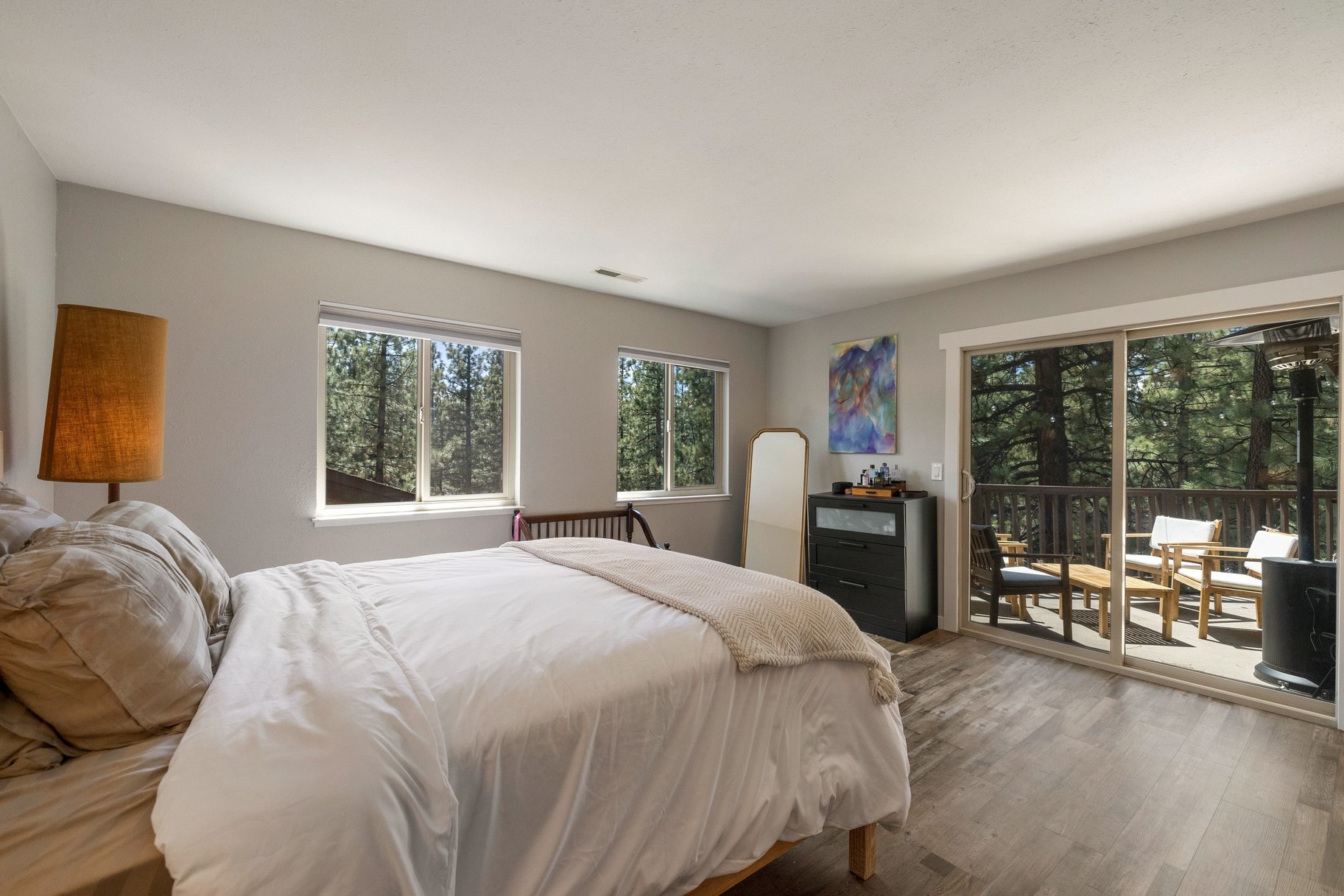  Expansive Nevada-Side Tahoe Retreat in Coveted Lake Village Setting - 物件實景