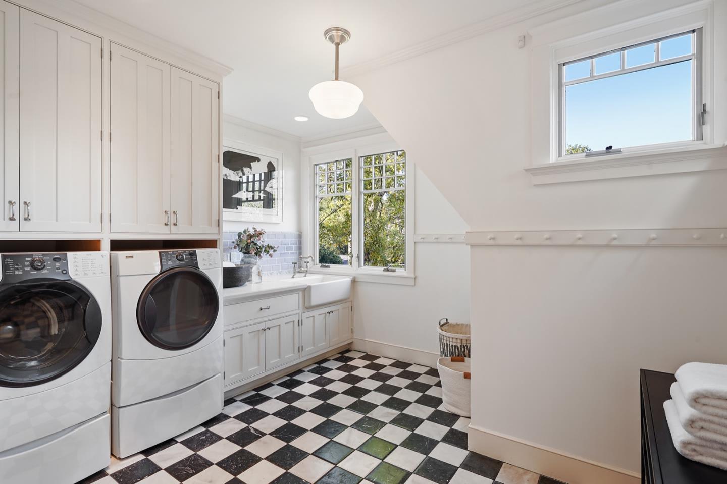 535 Kingsley Ave, Palo Alto, California, 94301, United States, 5 Bedrooms Bedrooms, ,4 BathroomsBathrooms,Residential,For Sale,535 Kingsley Ave,1664262