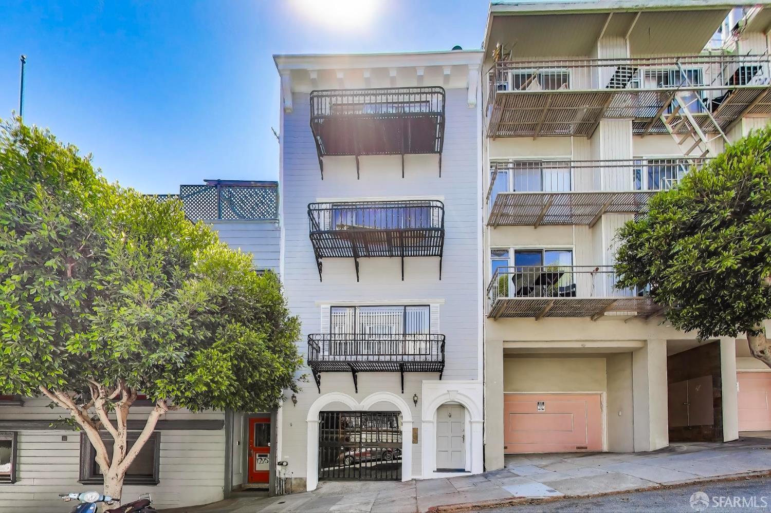 San Francisco, California, 94133, United States, 4 Bedrooms Bedrooms, ,4 BathroomsBathrooms,Residential,For Sale,2015052