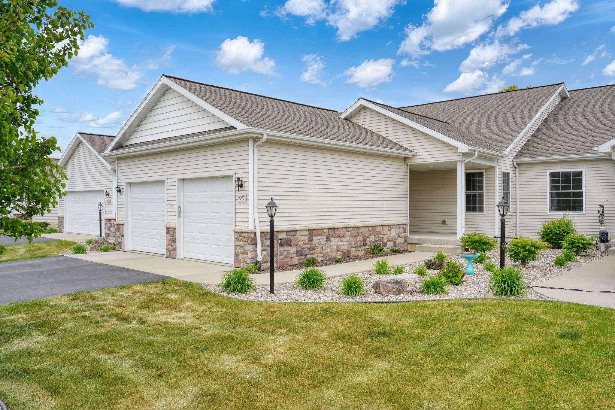Eastbridge Circle Rd, Stockbridge, MI 49285