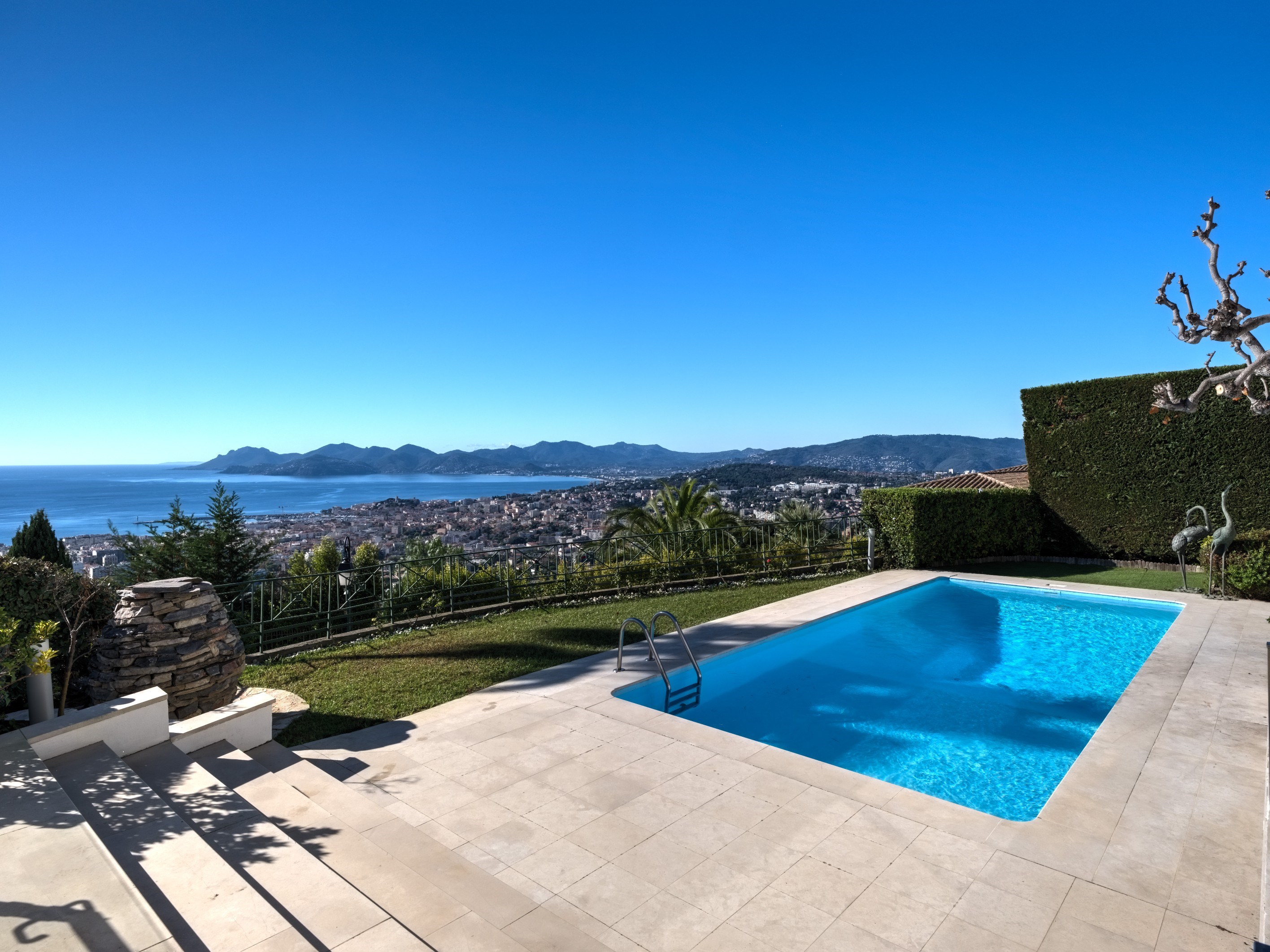  Cannes villa 211 sqm panoramic sea view Lérins Islands secure estate with pool - 物件實景