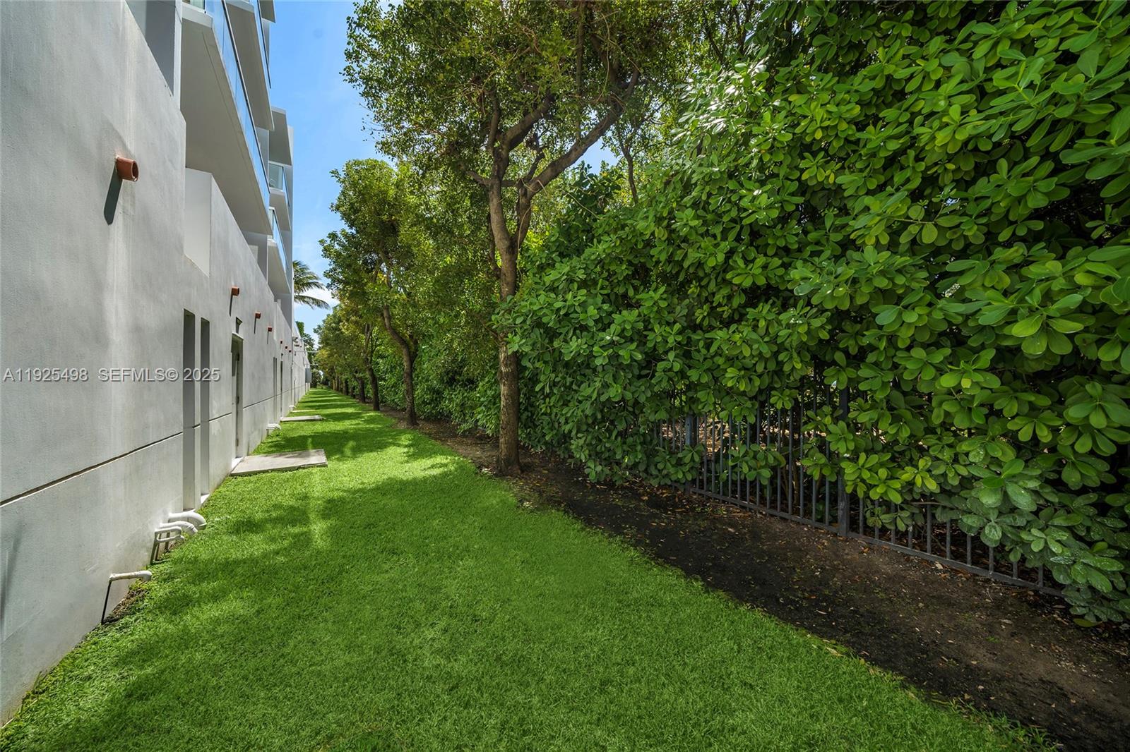 Miami Beach, Florida, 33139, United States, 3 Bedrooms Bedrooms, ,4 BathroomsBathrooms,Residential,For Sale,2003256