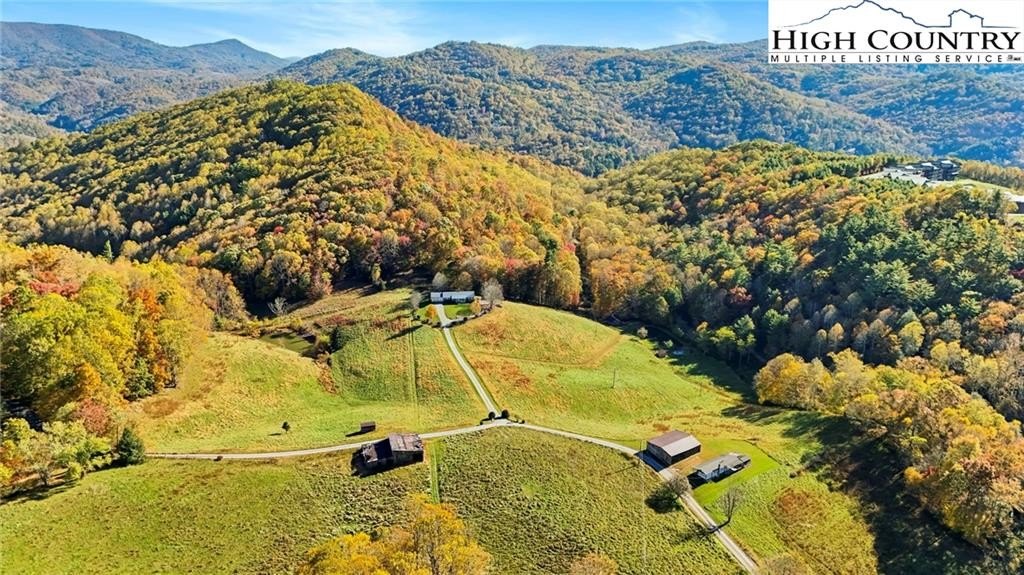 Banner Elk, North Carolina, 28604, United States, 2 Bedrooms Bedrooms, ,2 BathroomsBathrooms,Residential,For Sale,1977010