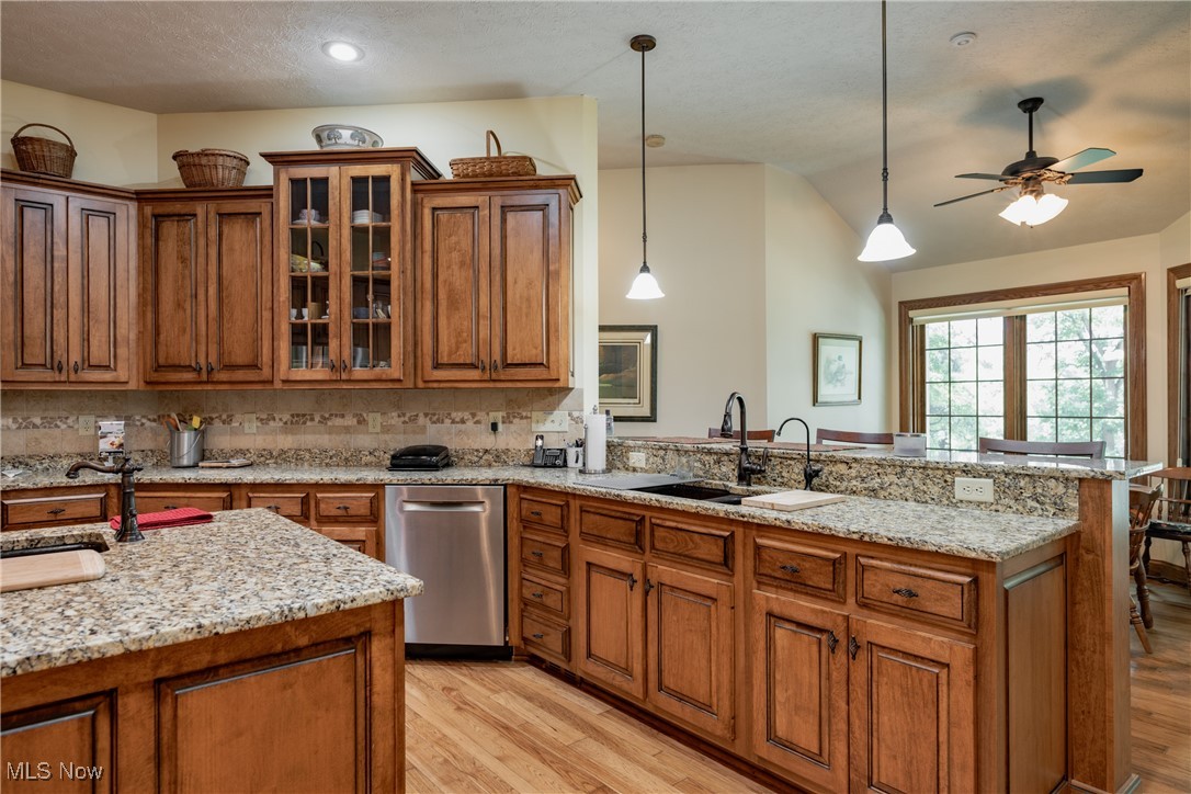Vienna, West Virginia, 26105, United States, 4 Bedrooms Bedrooms, ,3 BathroomsBathrooms,Residential,For Sale,1902591