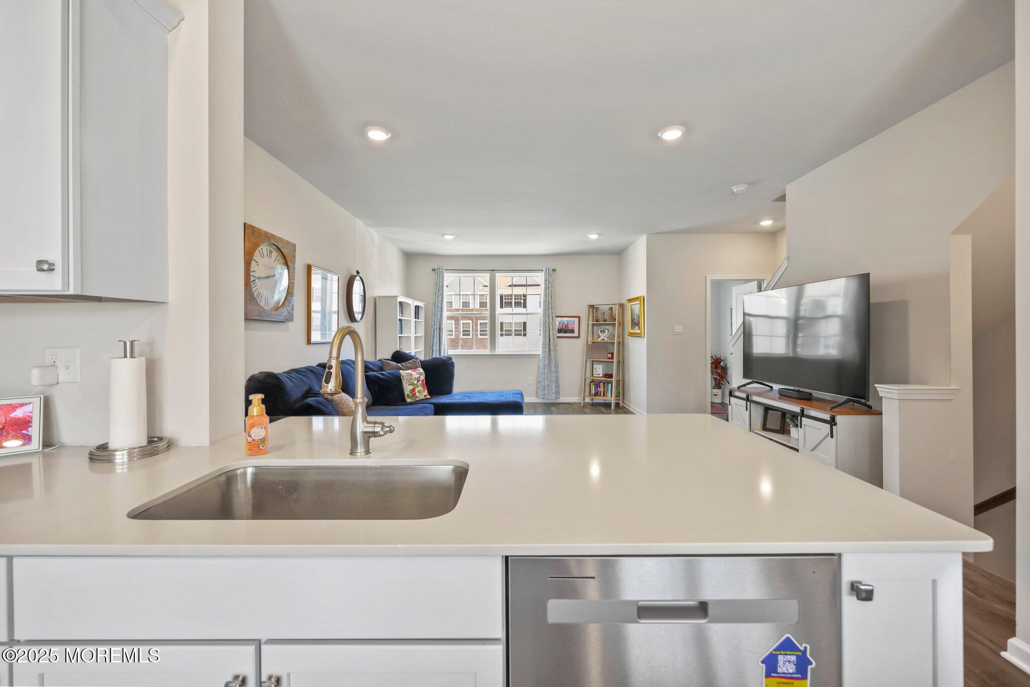 Jackson, New Jersey, 08527, United States, 3 Bedrooms Bedrooms, ,4 BathroomsBathrooms,Residential,For Sale,1979150