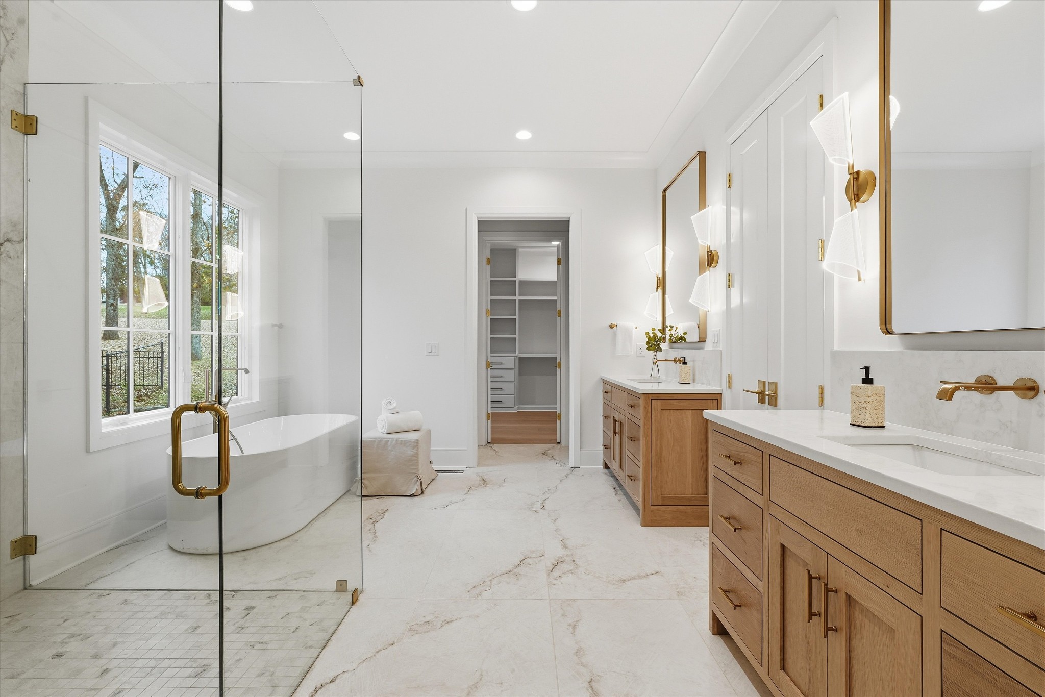 Nashville, Tennessee, 37205, United States, 5 Bedrooms Bedrooms, ,7 BathroomsBathrooms,Residential,For Sale,2002539