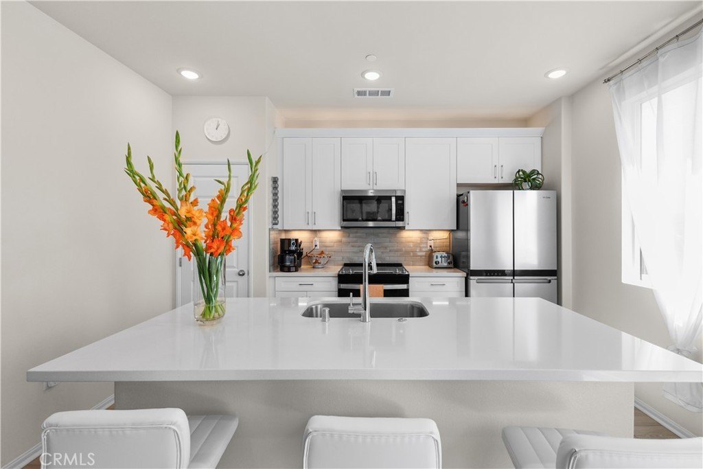 Redlands, California, 92374, United States, 3 Bedrooms Bedrooms, ,3 BathroomsBathrooms,Residential,For Sale,2005861