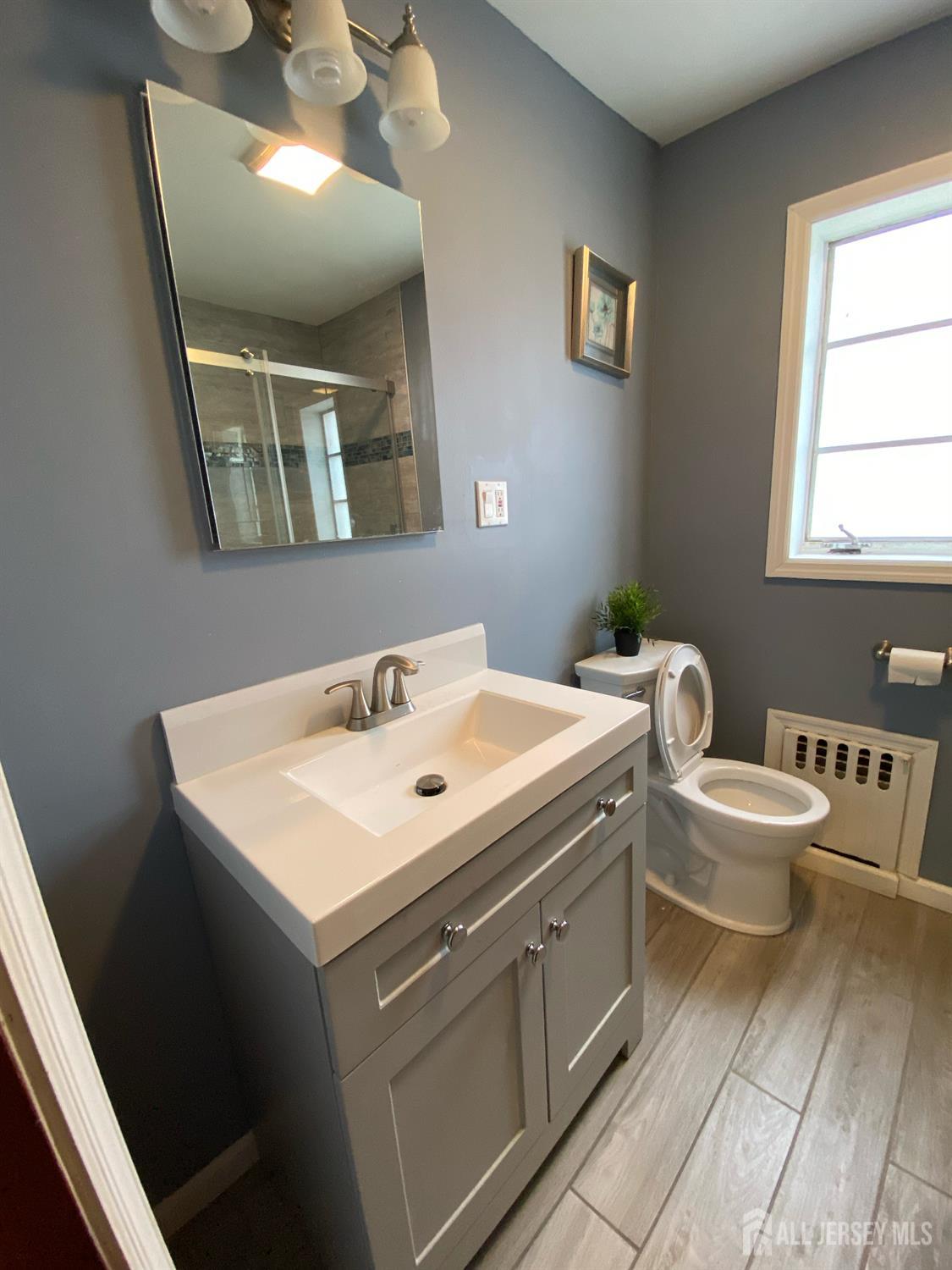 East Brunswick, New Jersey, 08816, United States, 5 Bedrooms Bedrooms, ,2 BathroomsBathrooms,Residential,For Sale,1956516