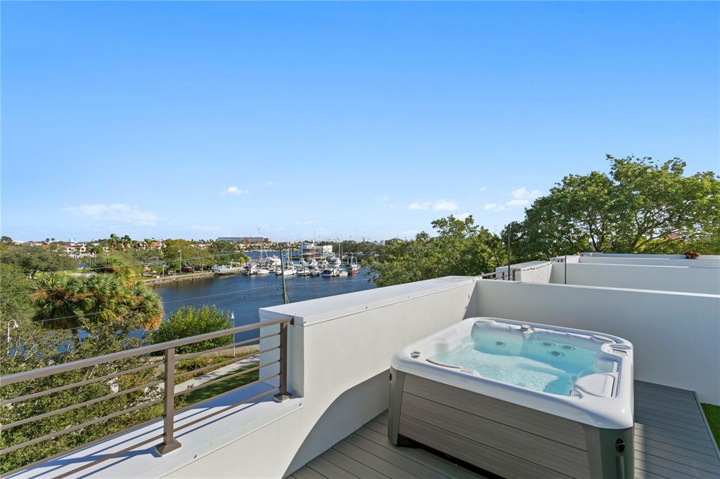 Tampa, Florida, 33606, United States, 4 Bedrooms Bedrooms, ,3 BathroomsBathrooms,Residential,For Sale,1998120