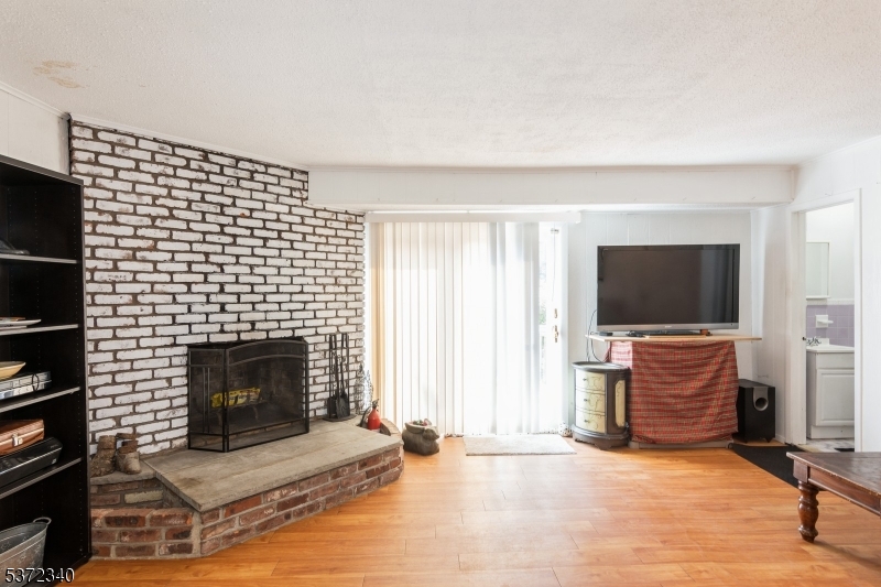 Mountainside Boro, New Jersey, 07092, United States, 5 Bedrooms Bedrooms, ,3 BathroomsBathrooms,Residential,For Sale,1901870