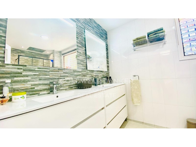 Alicante, l'Alf?s del Pi, Alfaz del Pi Pueblo-Urb, l'Alfàs del Pi, Comunidad Valenciana, 03580, ES, 7 Bedrooms Bedrooms, ,4 BathroomsBathrooms,Residential,For Sale,Alicante, l'Alf?s del Pi, Alfaz del Pi Pueblo-Urb,1603001