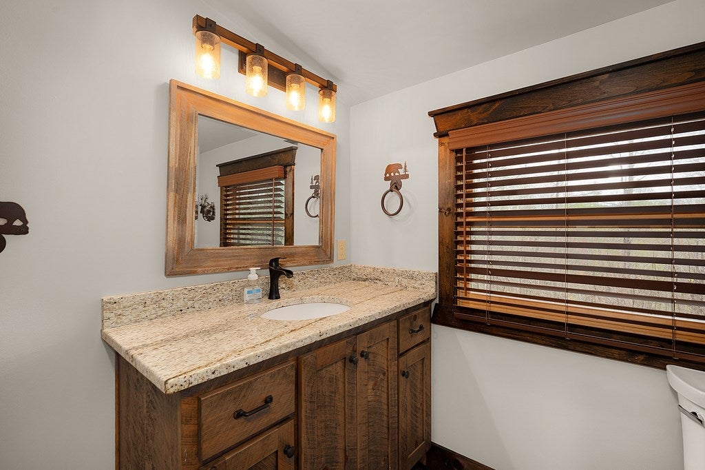 Blue Ridge, Georgia, 30513, United States, 4 Bedrooms Bedrooms, ,3 BathroomsBathrooms,Residential,For Sale,1762405