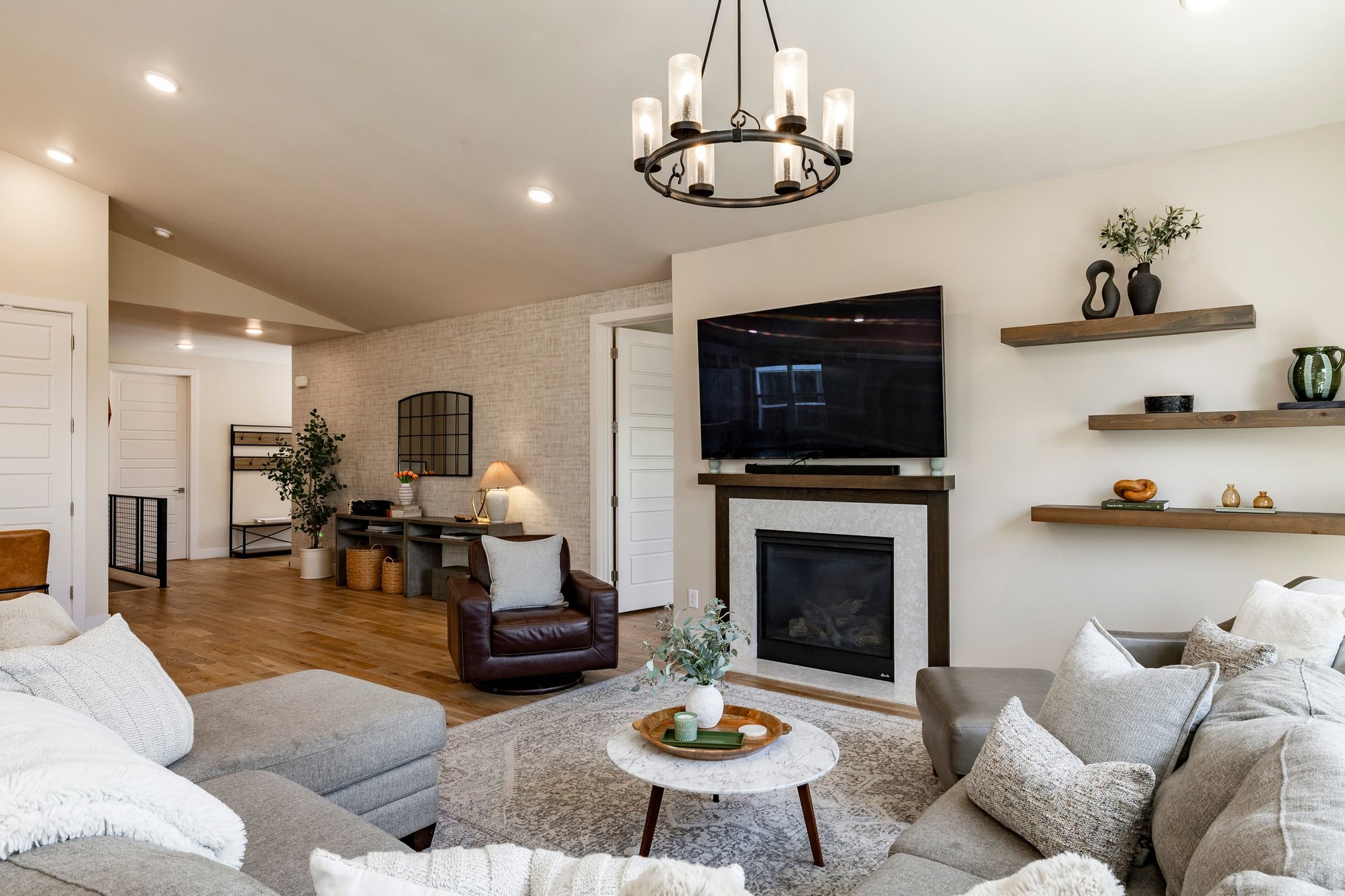  Custom Built, 2020, Amazing Finishes and Floor Plan - 物件實景