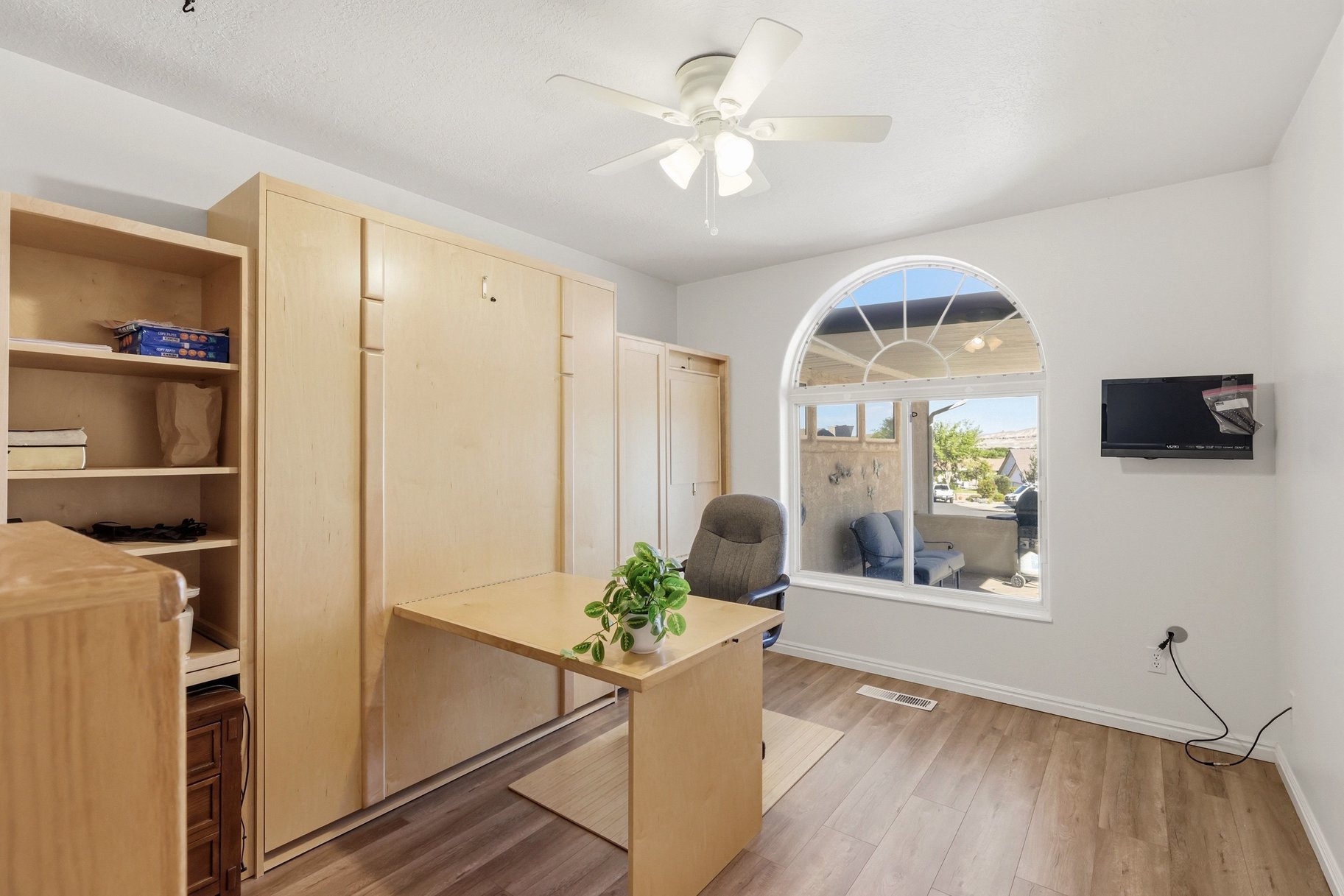  Peaceful Cul-De-Sac Living: Single-Level Home Against Red Rock Views - 物件實景