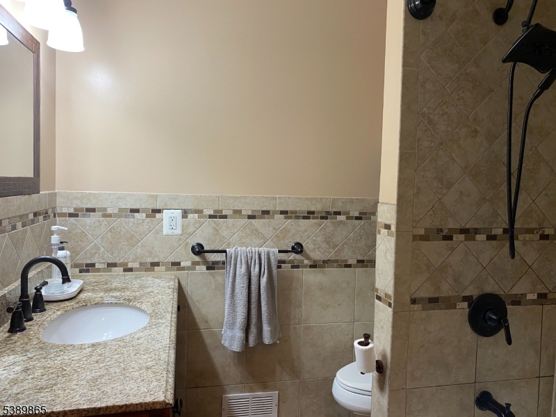 Kenilworth Boro, New Jersey, 07033, United States, 4 Bedrooms Bedrooms, ,3 BathroomsBathrooms,Residential,For Sale,1960760