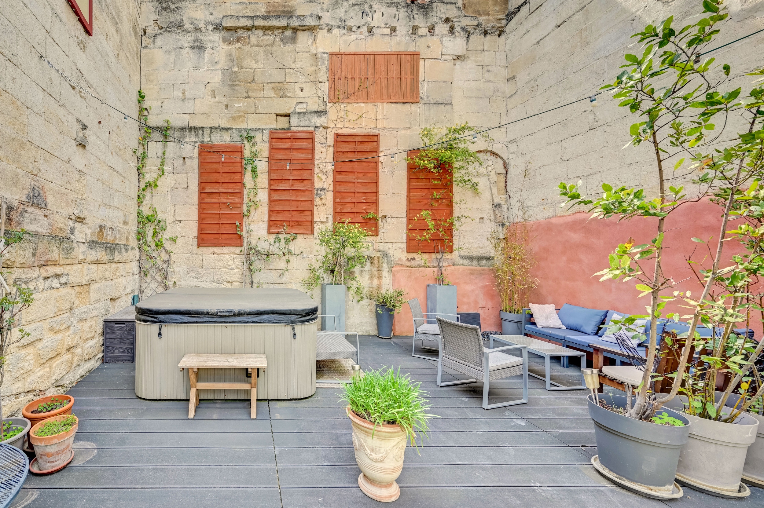  Located near Avignon, Arles and Saint Rémy de Provence, magnificent 15th centur… - 物件實景