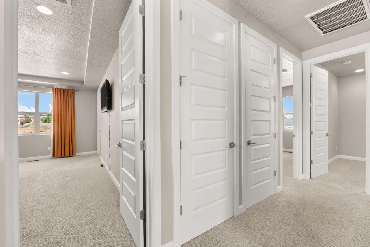 Rio Rancho, New Mexico, 87124, United States, 4 Bedrooms Bedrooms, ,3 BathroomsBathrooms,Residential,For Sale,1924973