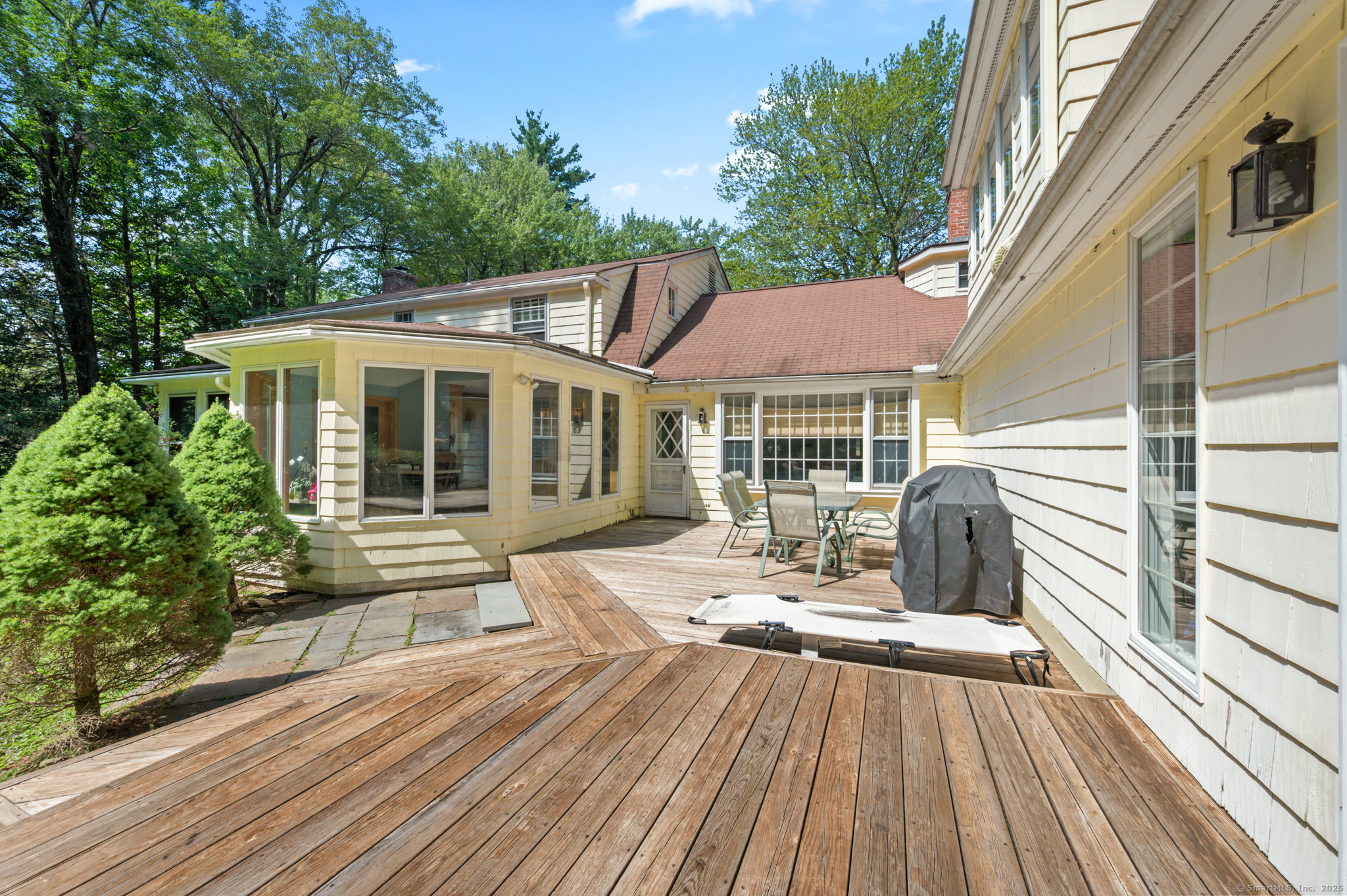 Avon, Connecticut, 06001, United States, 5 Bedrooms Bedrooms, ,5 BathroomsBathrooms,Residential,For Sale,1942317