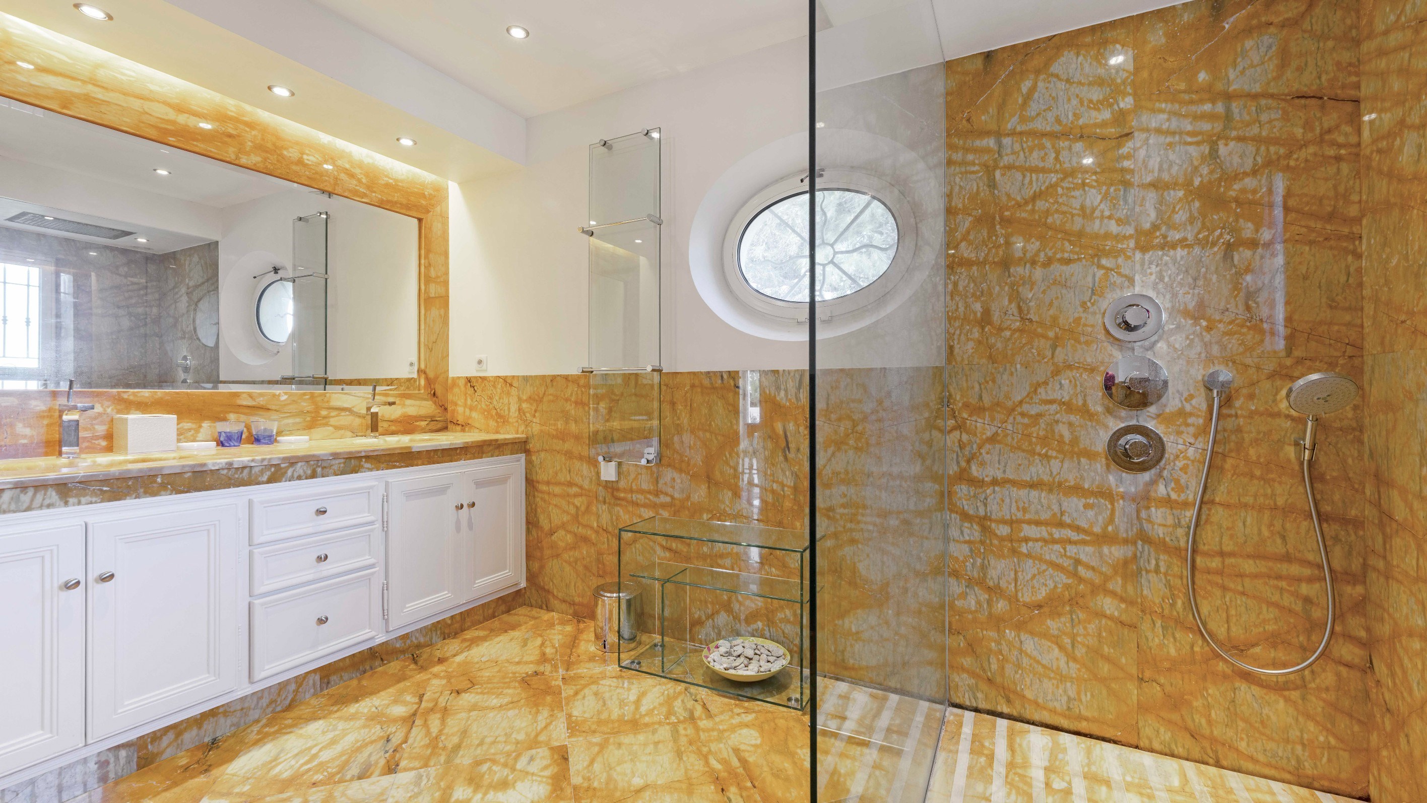  Saint-Tropez villa 300 sqm, sea view, renovation potential near Pampelonne - 物件實景