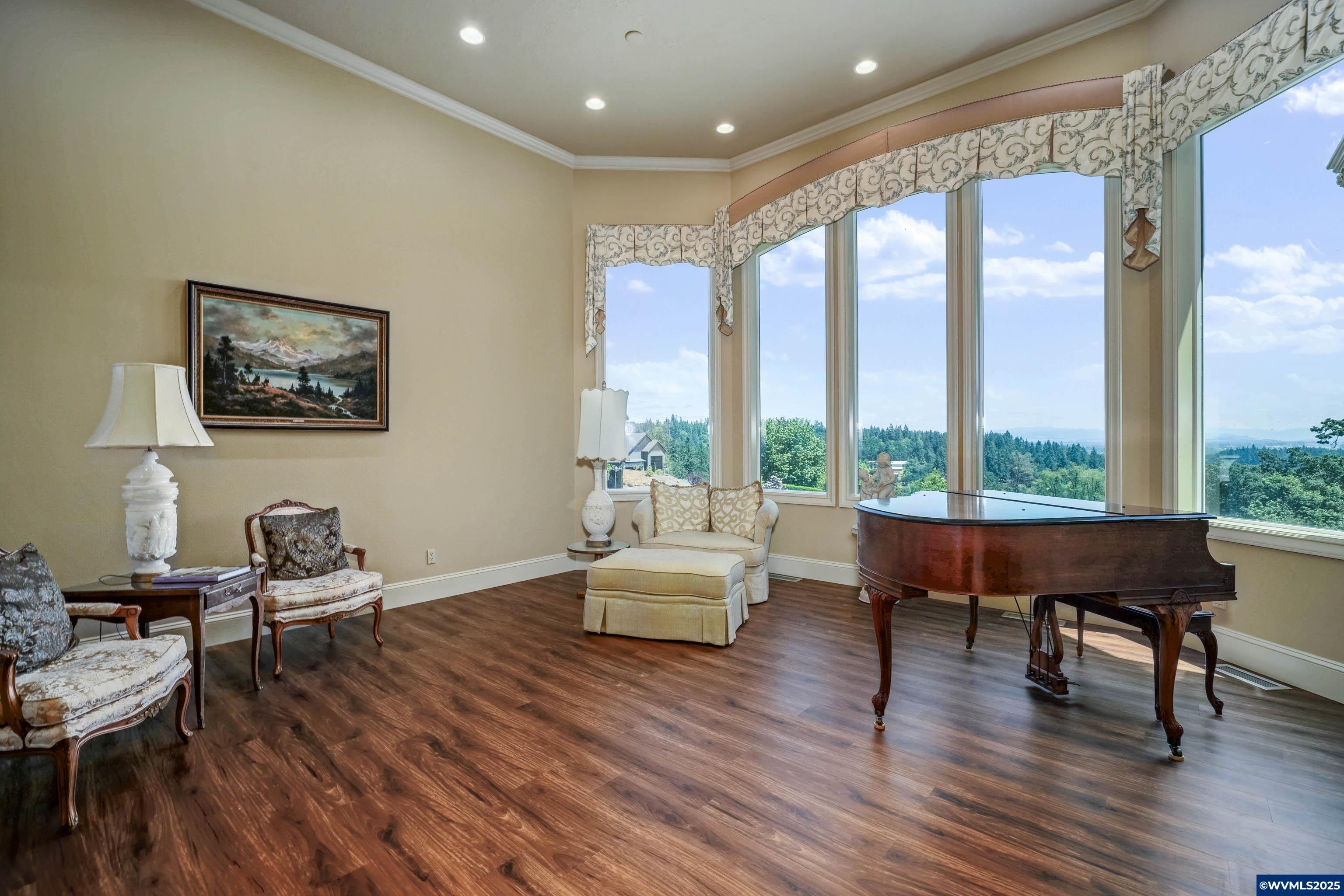 Turner, Oregon, 97392, United States, 4 Bedrooms Bedrooms, ,4 BathroomsBathrooms,Residential,For Sale,1848643