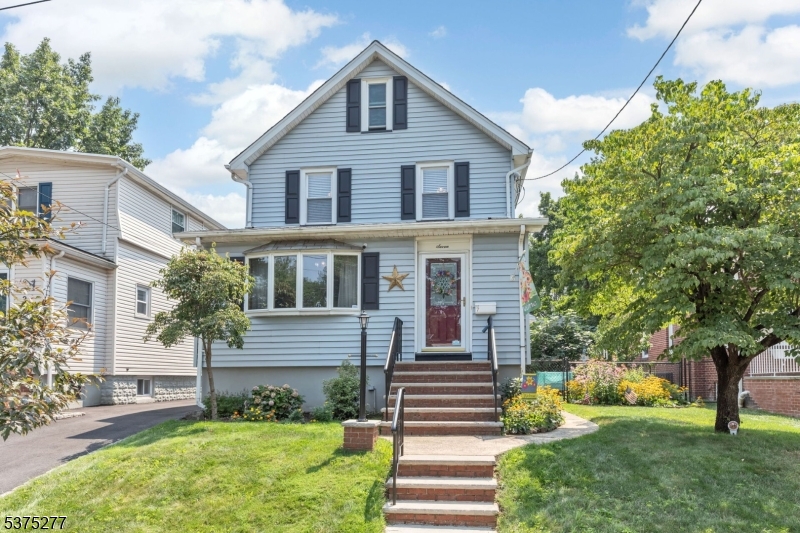 Garwood Boro, New Jersey, 07027, United States, 3 Bedrooms Bedrooms, ,2 BathroomsBathrooms,Residential,For Sale,1908282