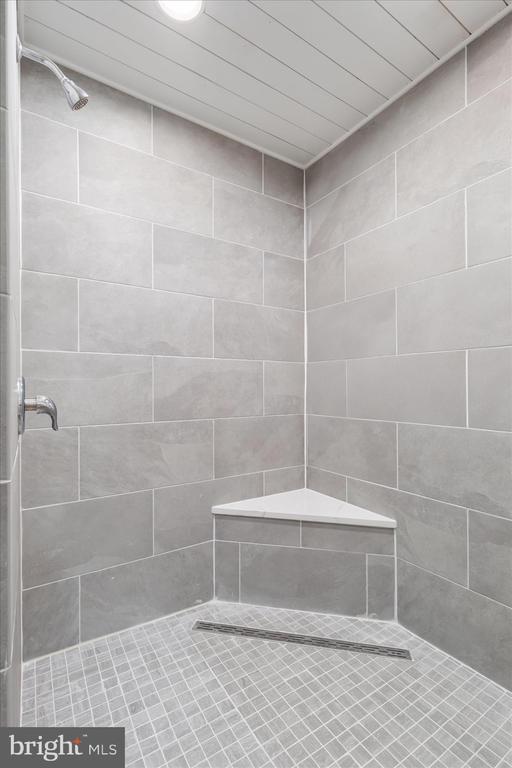 Winchester, Virginia, 22602, United States, 5 Bedrooms Bedrooms, ,5 BathroomsBathrooms,Residential,For Sale,2039774