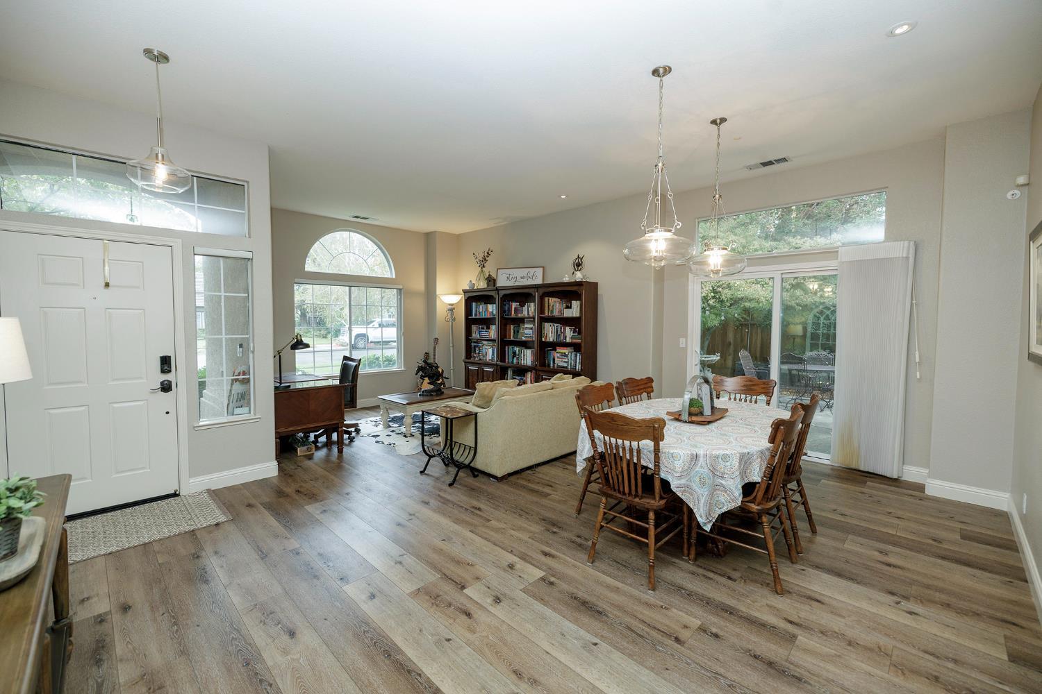 Turlock, California, 95382, United States, 4 Bedrooms Bedrooms, ,2 BathroomsBathrooms,Residential,For Sale,1987416