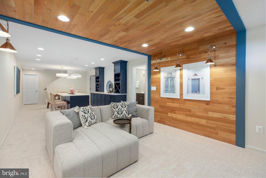 Fredericksburg, Virginia, 22408, United States, 3 Bedrooms Bedrooms, ,4 BathroomsBathrooms,Residential,For Sale,1849783
