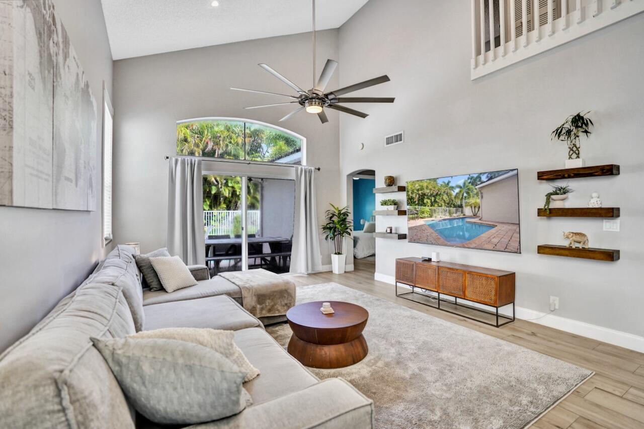 Lake Worth, Florida, 33463, United States, 3 Bedrooms Bedrooms, ,3 BathroomsBathrooms,Residential,For Sale,1940163