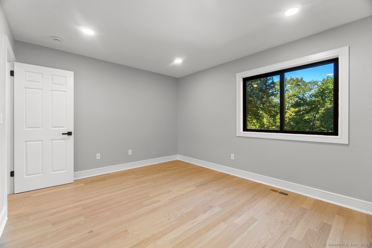 Old Saybrook, Connecticut, 06475, United States, 2 Bedrooms Bedrooms, ,2 BathroomsBathrooms,Residential,For Sale,1957011