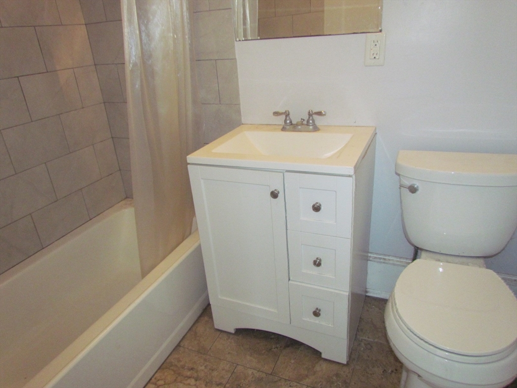 Lunenburg, Massachusetts, 01462, United States, 3 Bedrooms Bedrooms, ,3 BathroomsBathrooms,Residential,For Sale,1967616